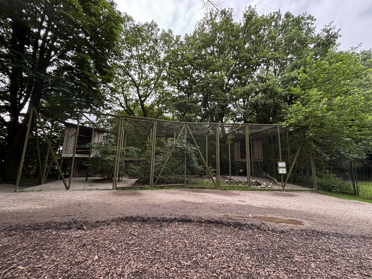 Walldrapp Aviary at Wildpark Poing