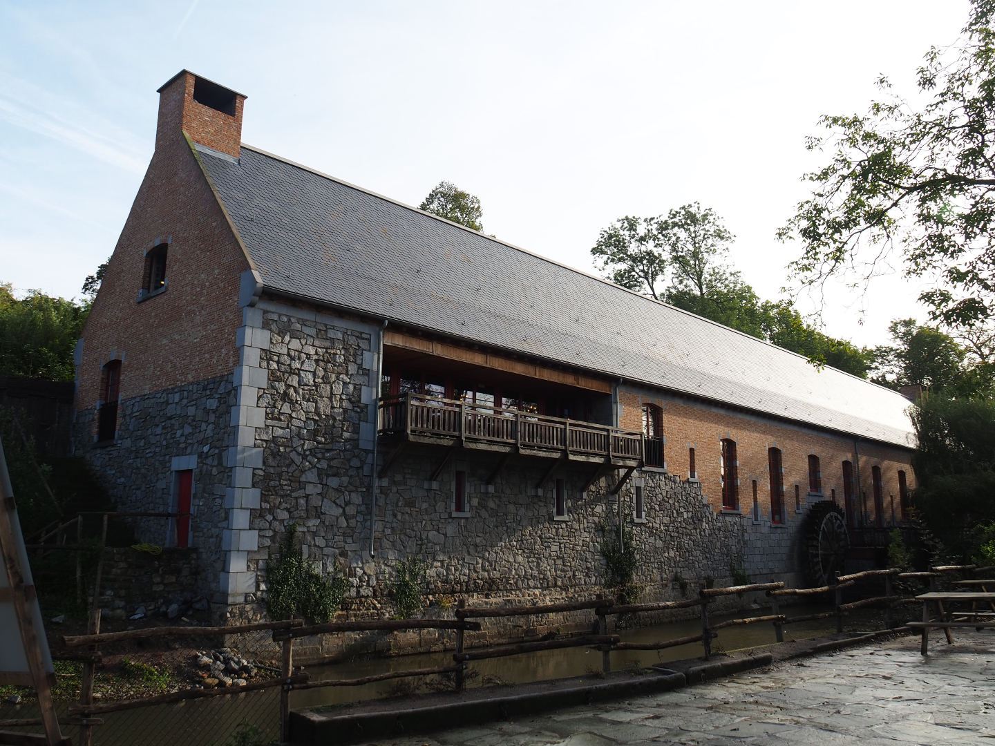 Watermill building housing tavern and brewery, 2019-10-04