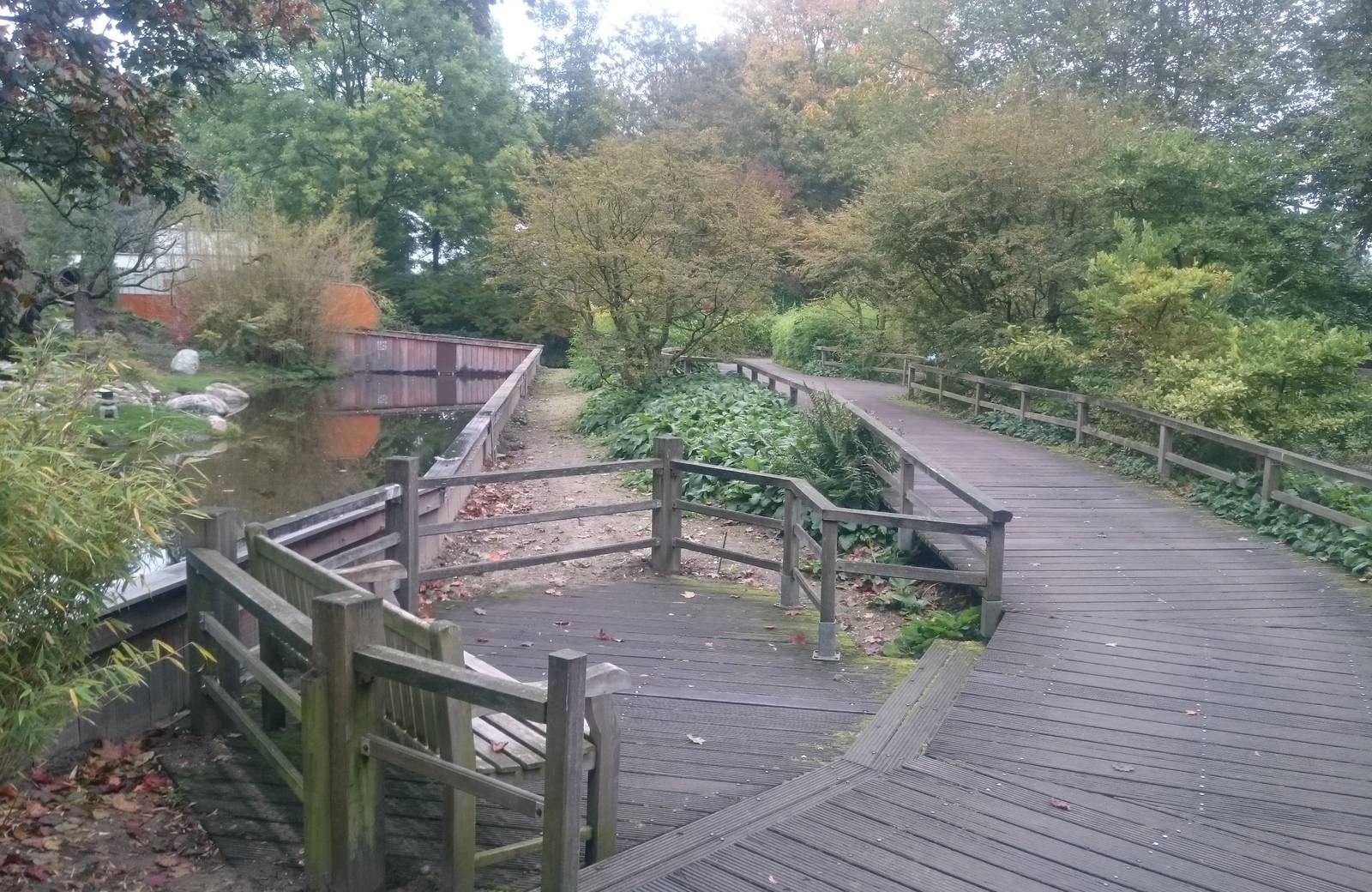 Way in front of Chinese enclosure