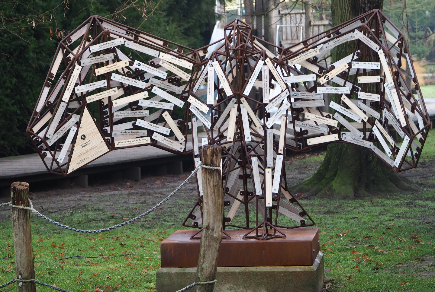 Welded eagle structure with animal adopters signs, 2019-12-28