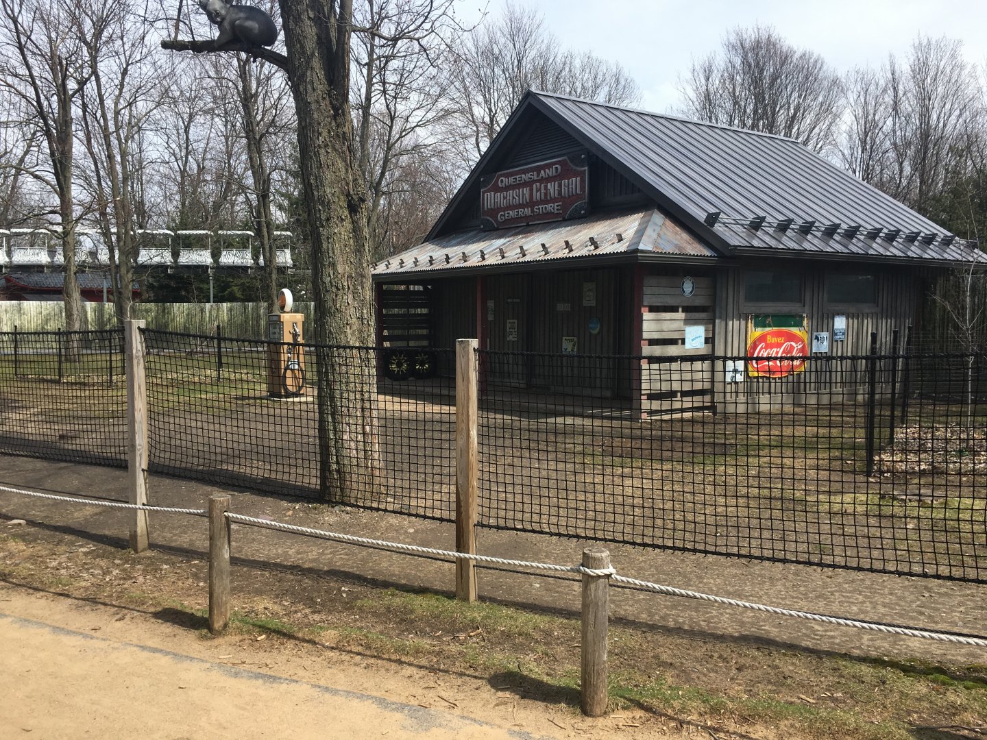 Well-themed Emu Exhibit