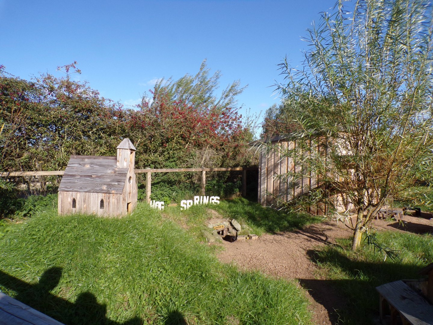 Western American themed guniea pig enclosure 14.10.23