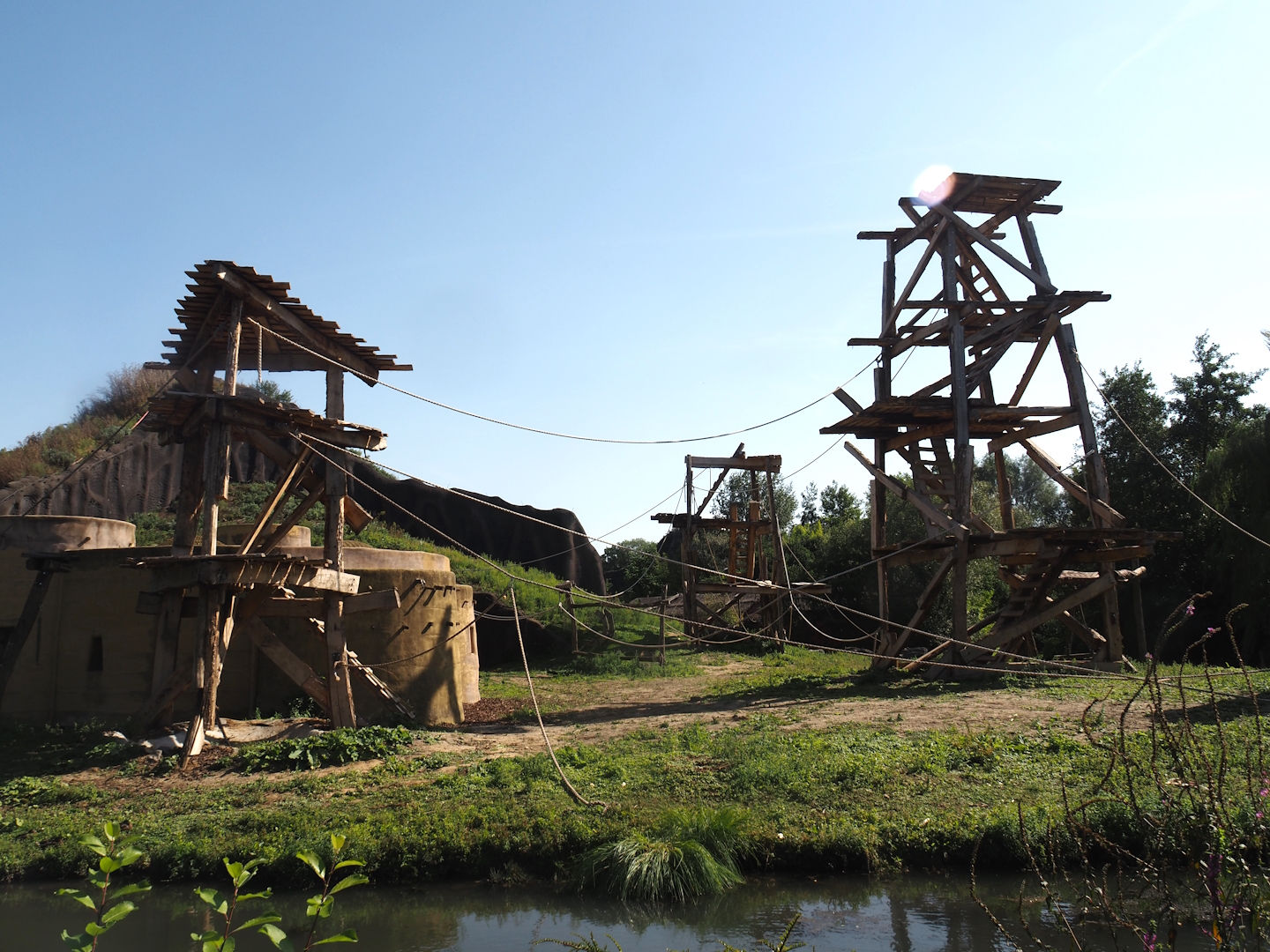 Western lowland gorilla and Kikuyu Colobus island with new climbing towers, 2024-09-17