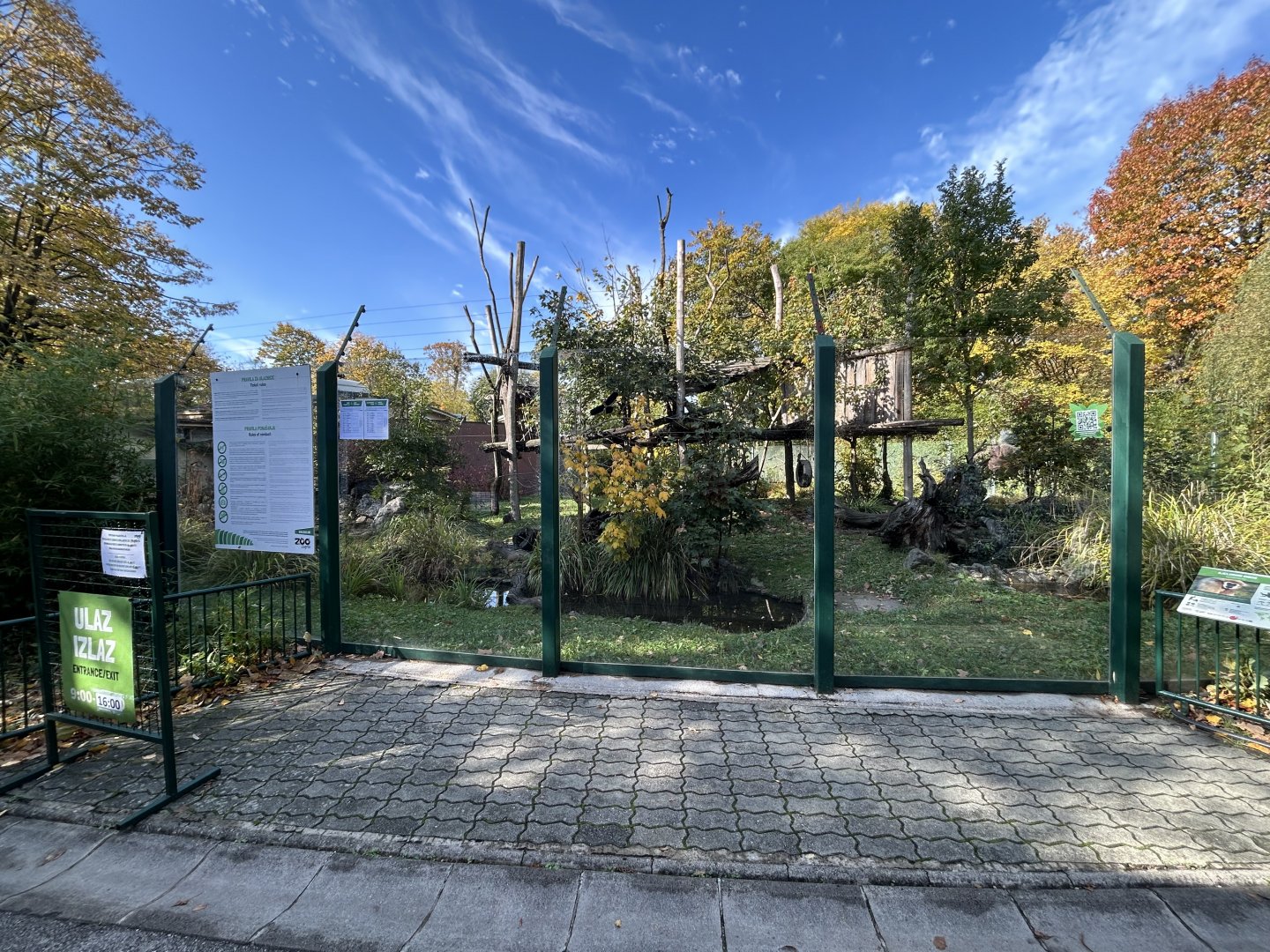 White-handed Gibbon & Small-clawed Otter Exhibit