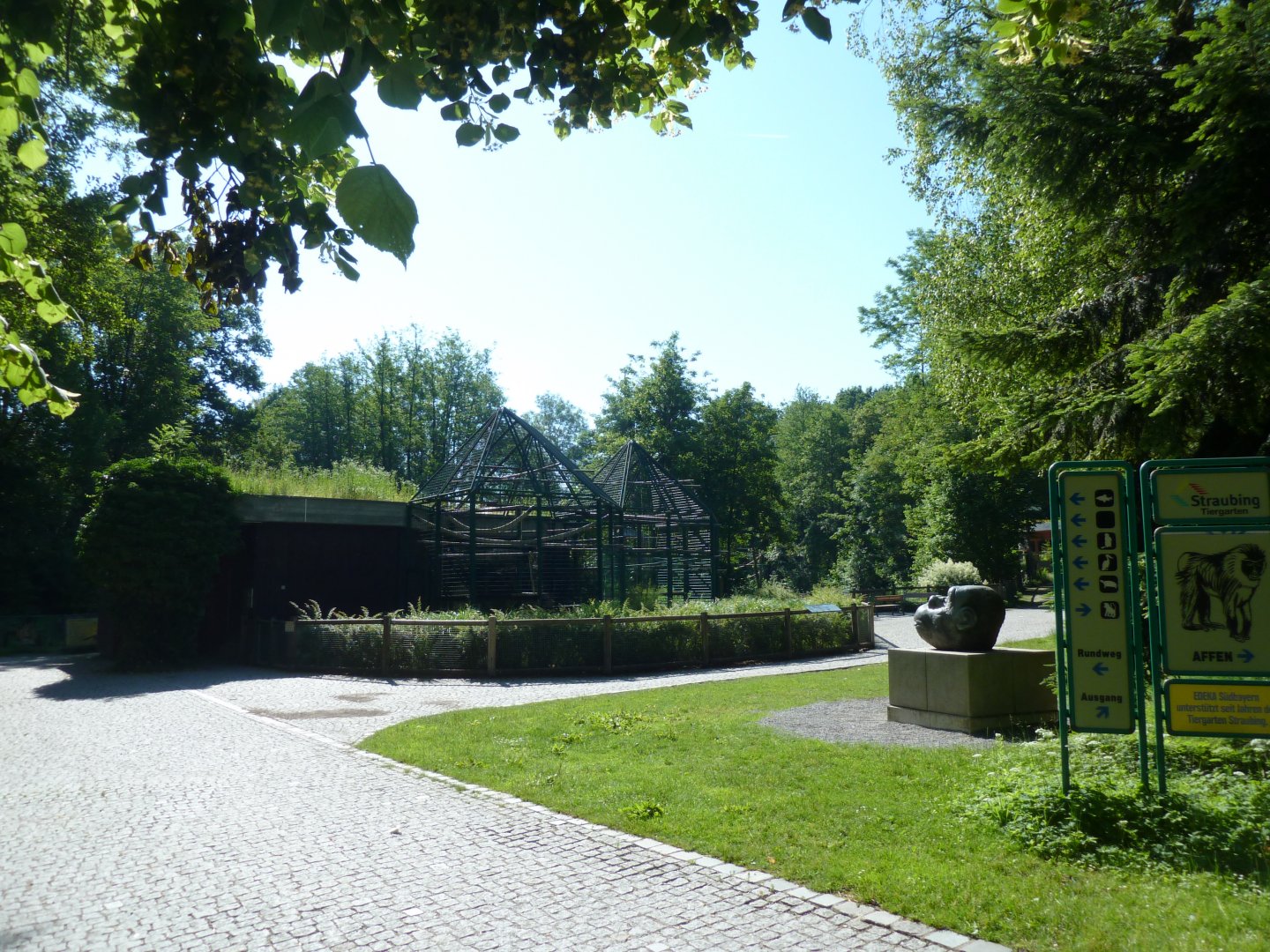 White-handed lar house and outside cages