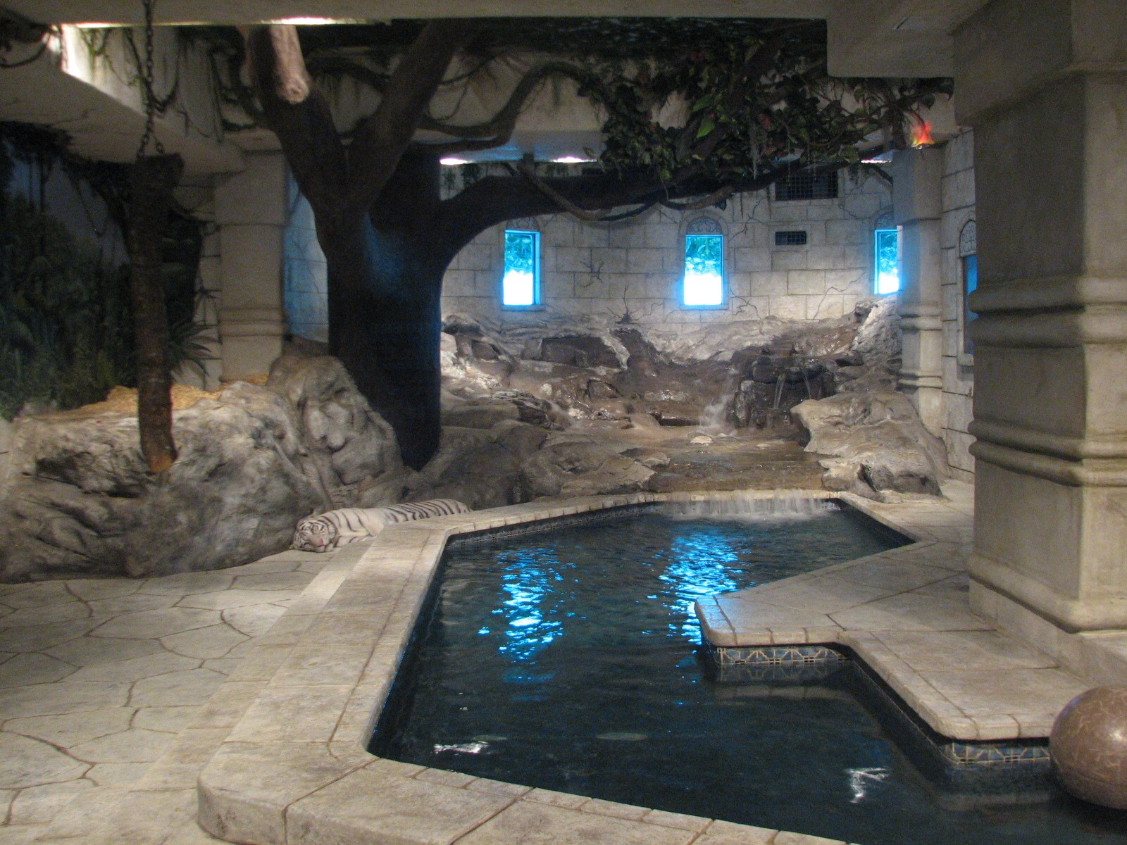 White Tigers of the Maharaja's Temple - Interior