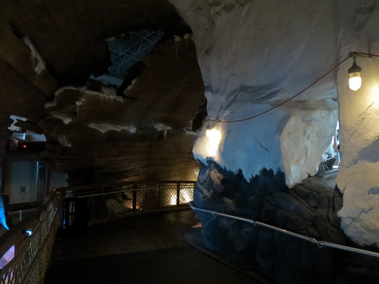 Wild Arctic - Shipwreck Tunnel