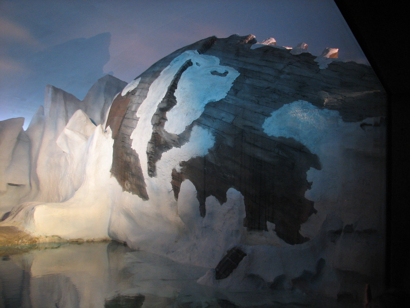 Wild Arctic - Walrus Exhibit Shipwreck