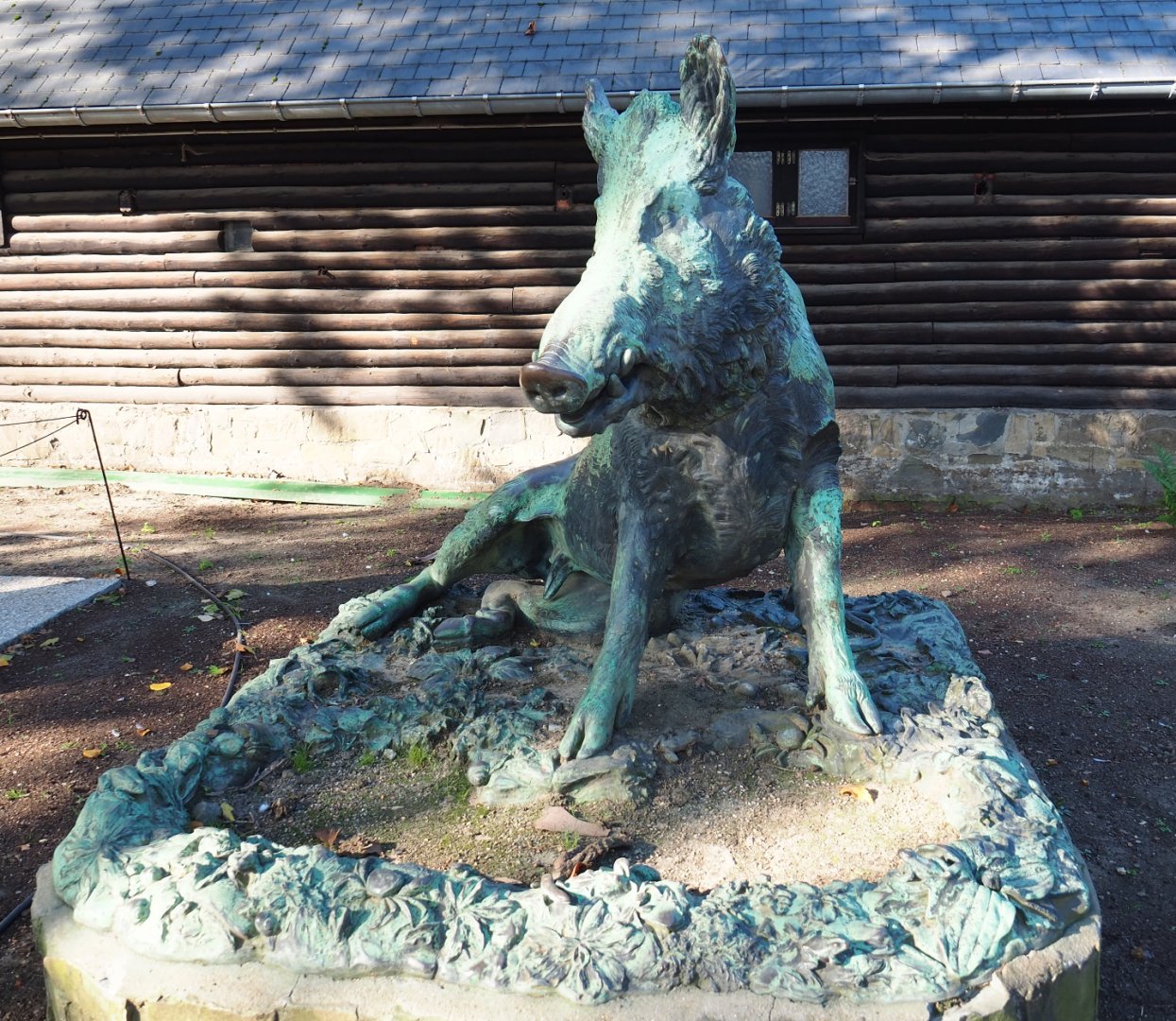 Wild boar statue, 2020-09-20