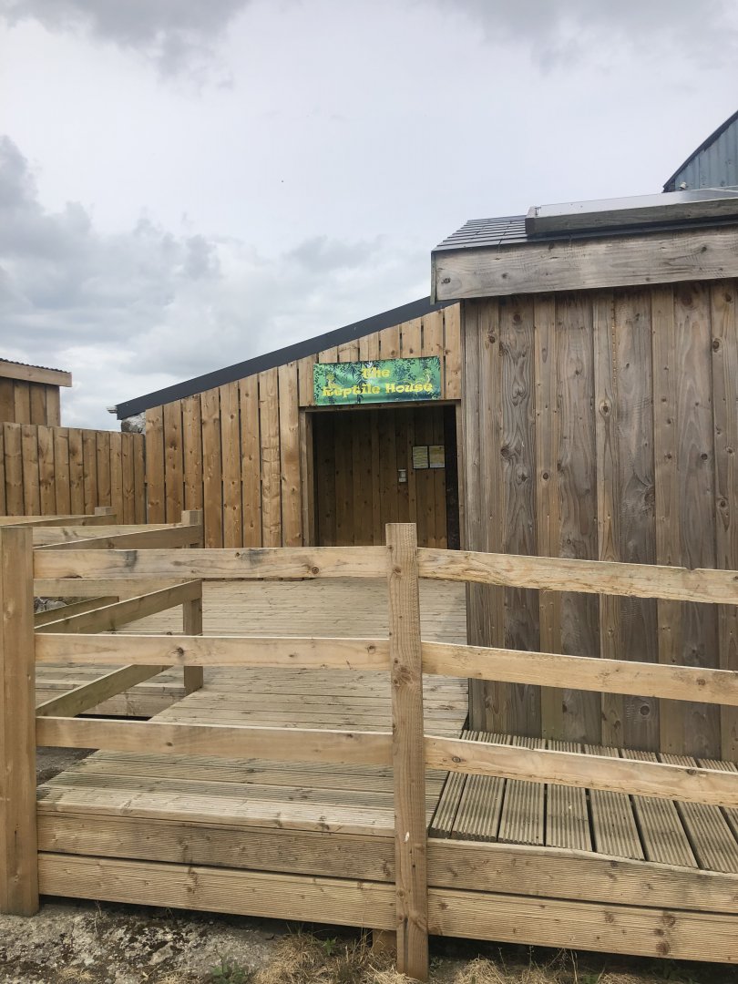 Wild encounters mini zoo - Reptile house entrance