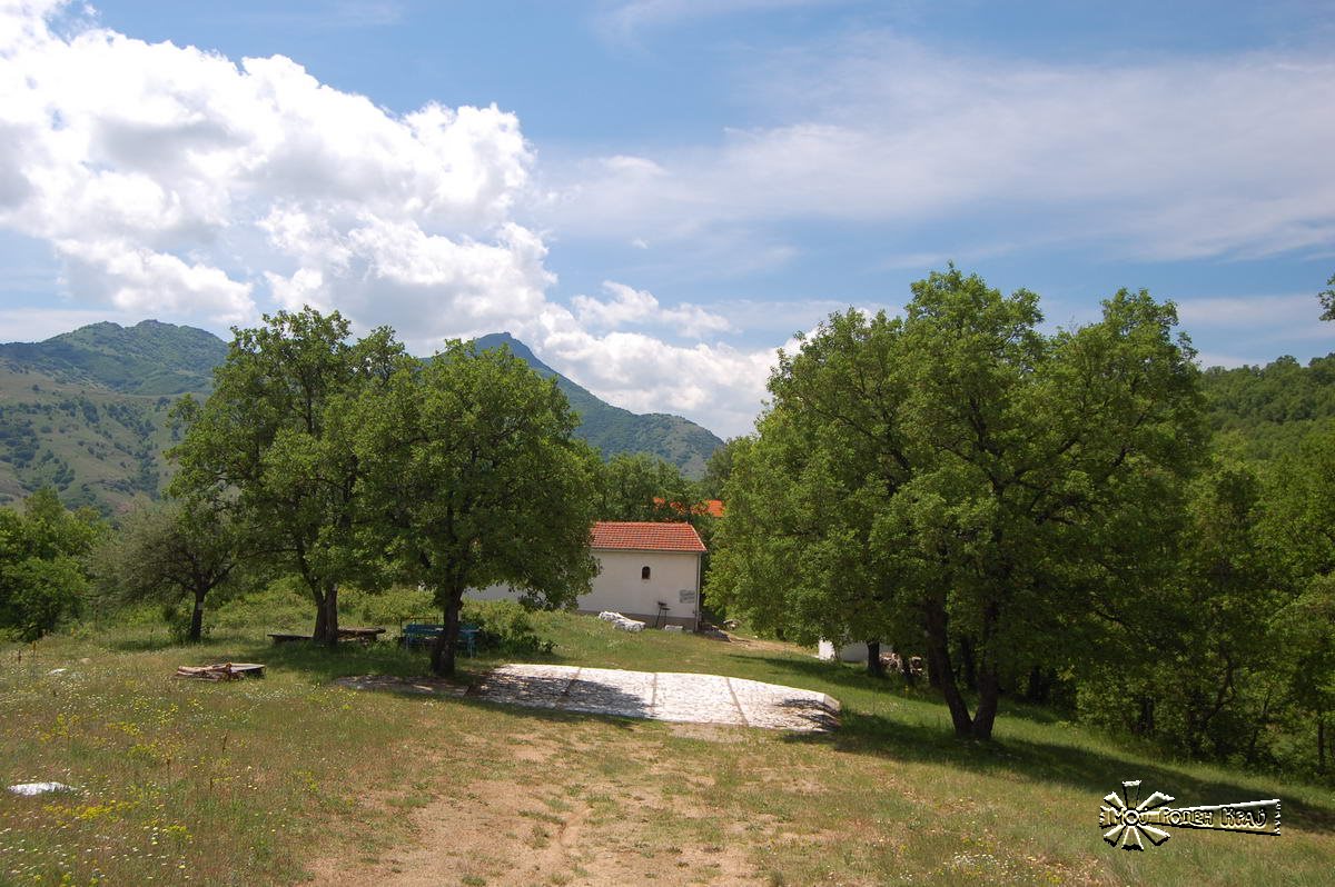 Wild place, as for steep/sloping zoo