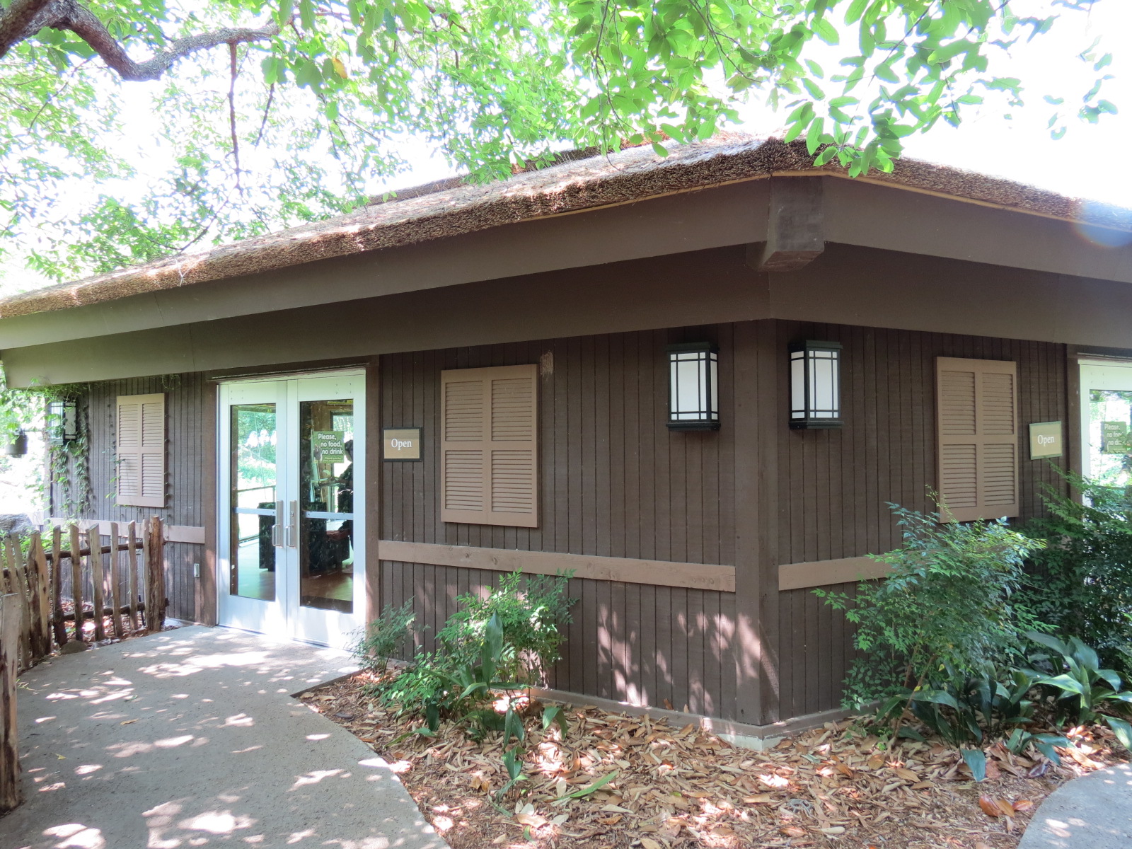 Wilds of Africa - Gorilla Trail - Gorilla Station