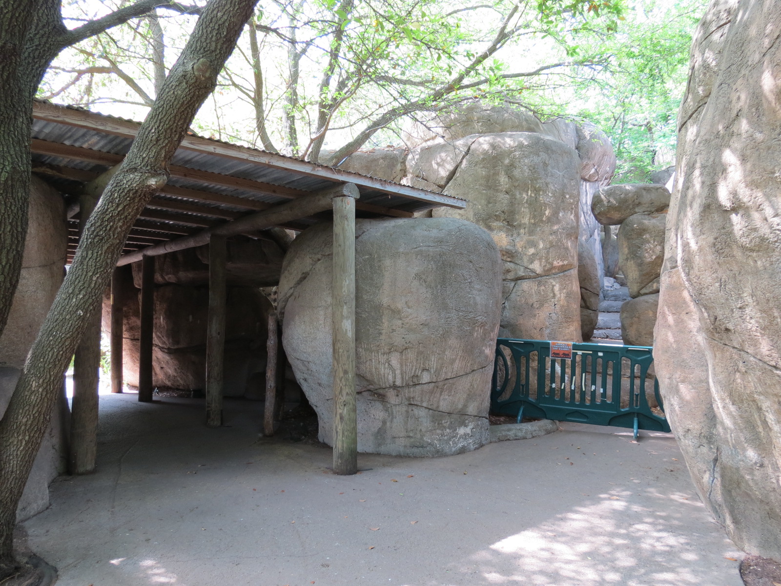 Wilds of Africa - Gorilla Trail - Kopje Area