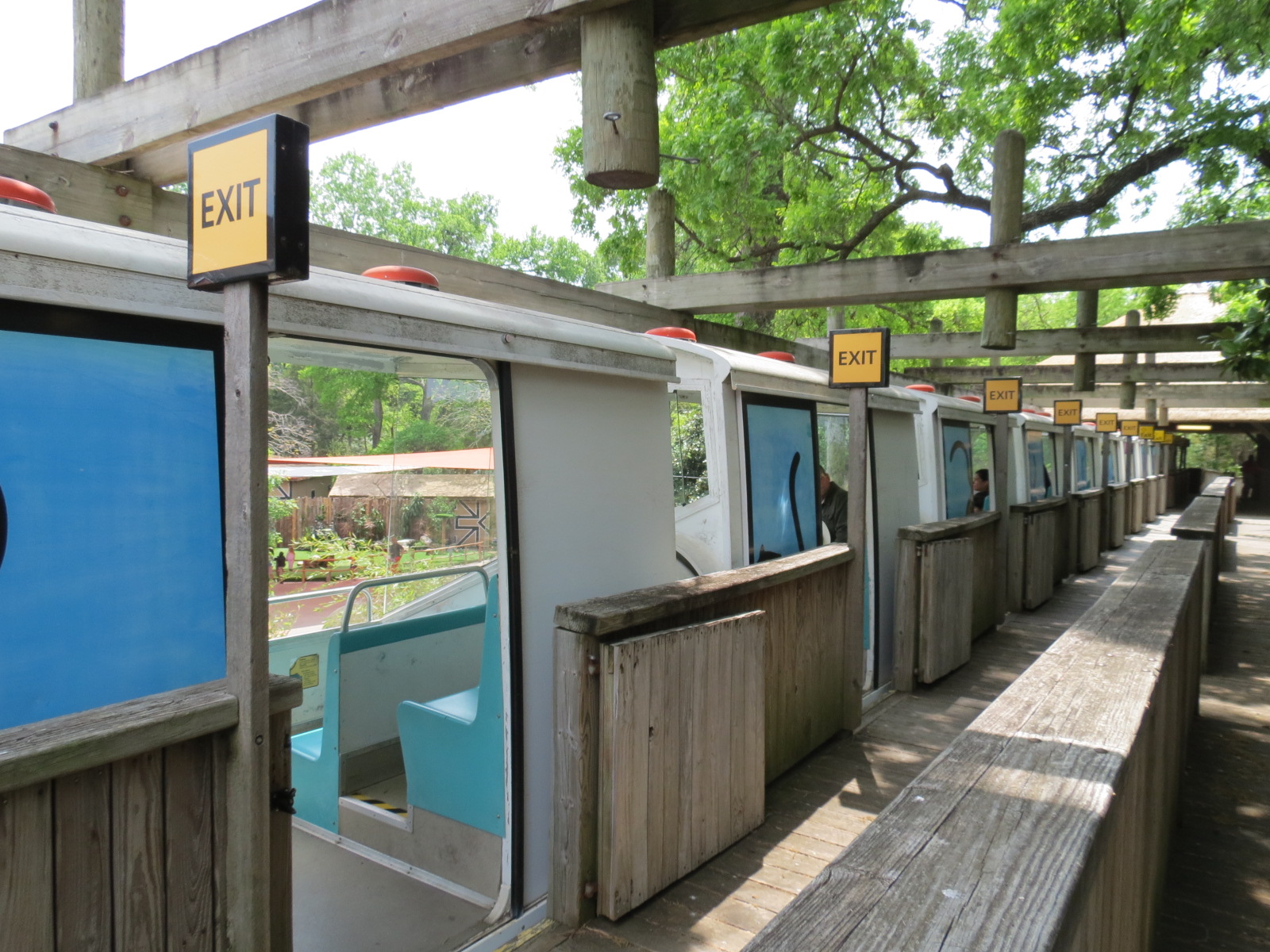 Wilds of Africa - Monorail Safari - Station