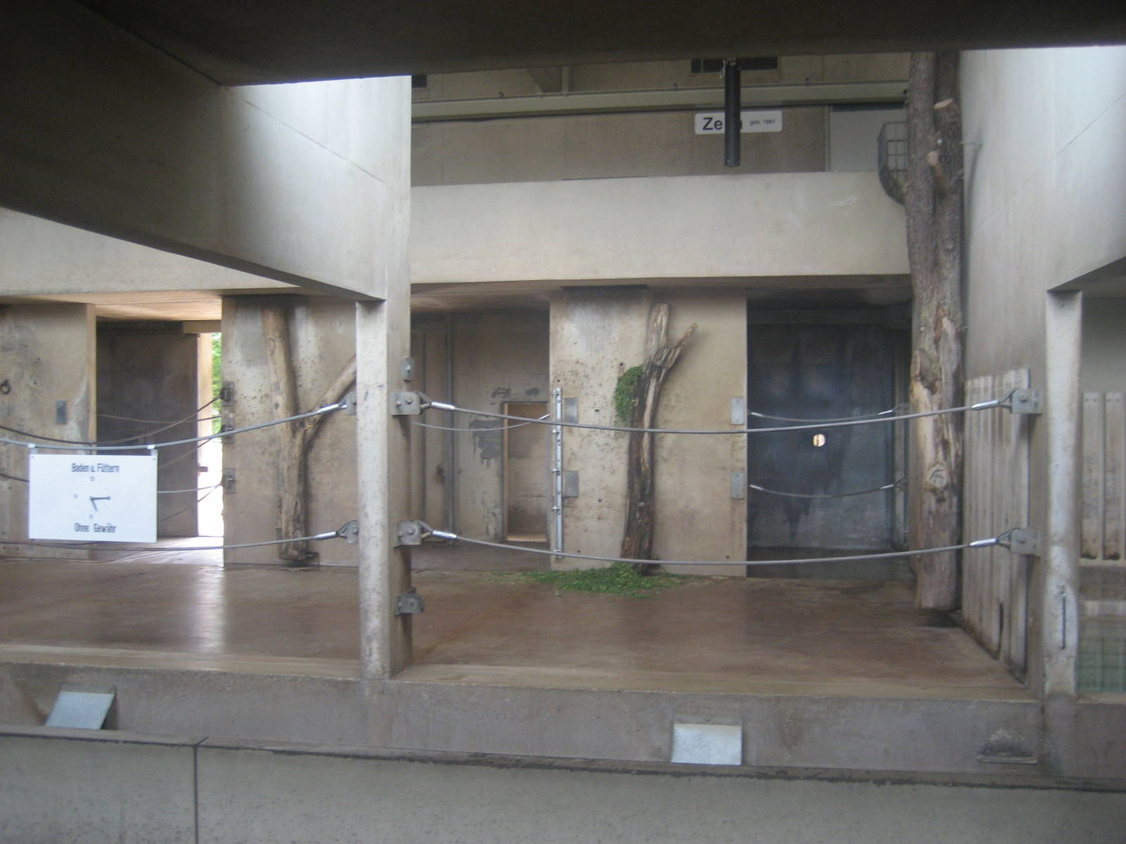 Wilhelma Zoo - Elephant indoor exhibit