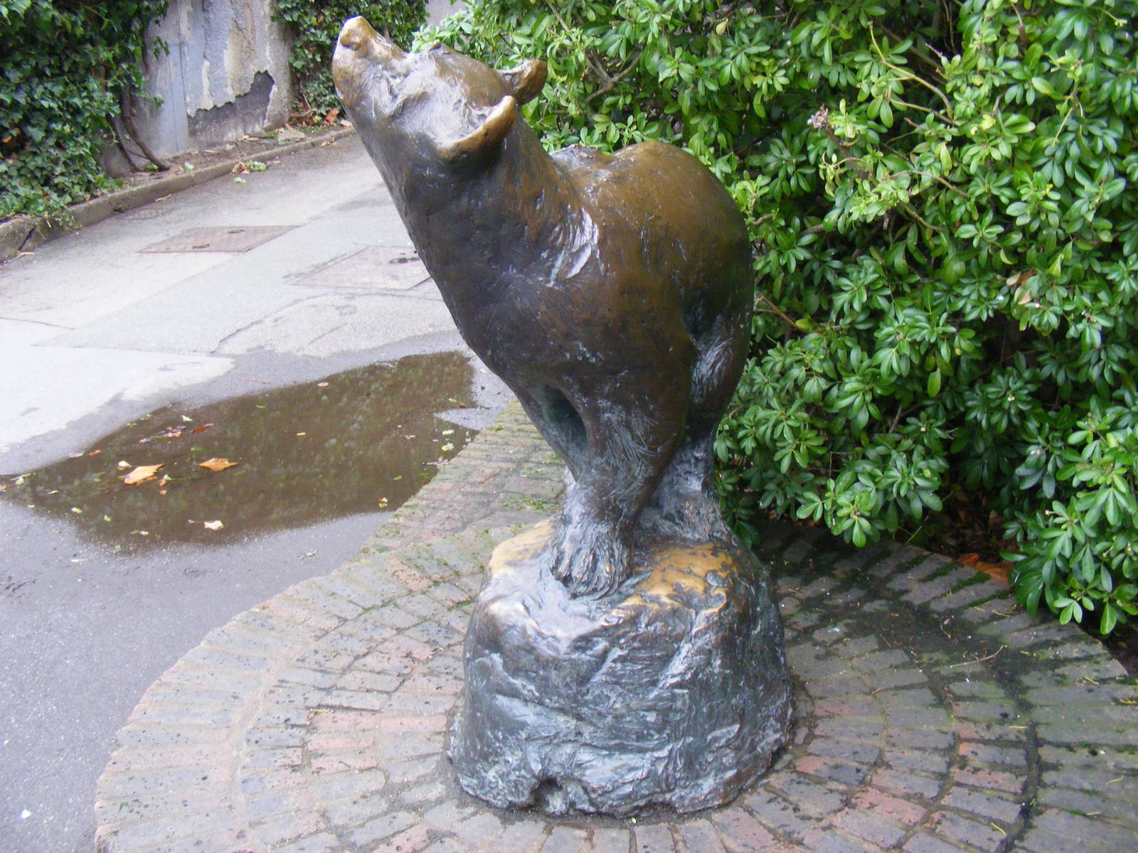Winnie the bear statue at London Zoo, 15 January 2011