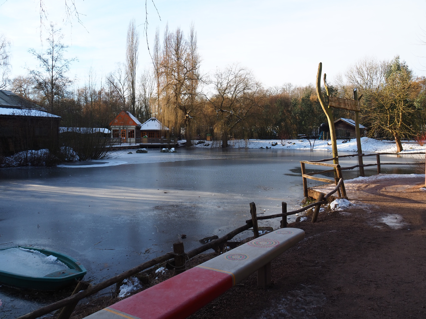 Winter view in Planckendael - Oceania section pond, now without pontoon with playground, 2021-02-14