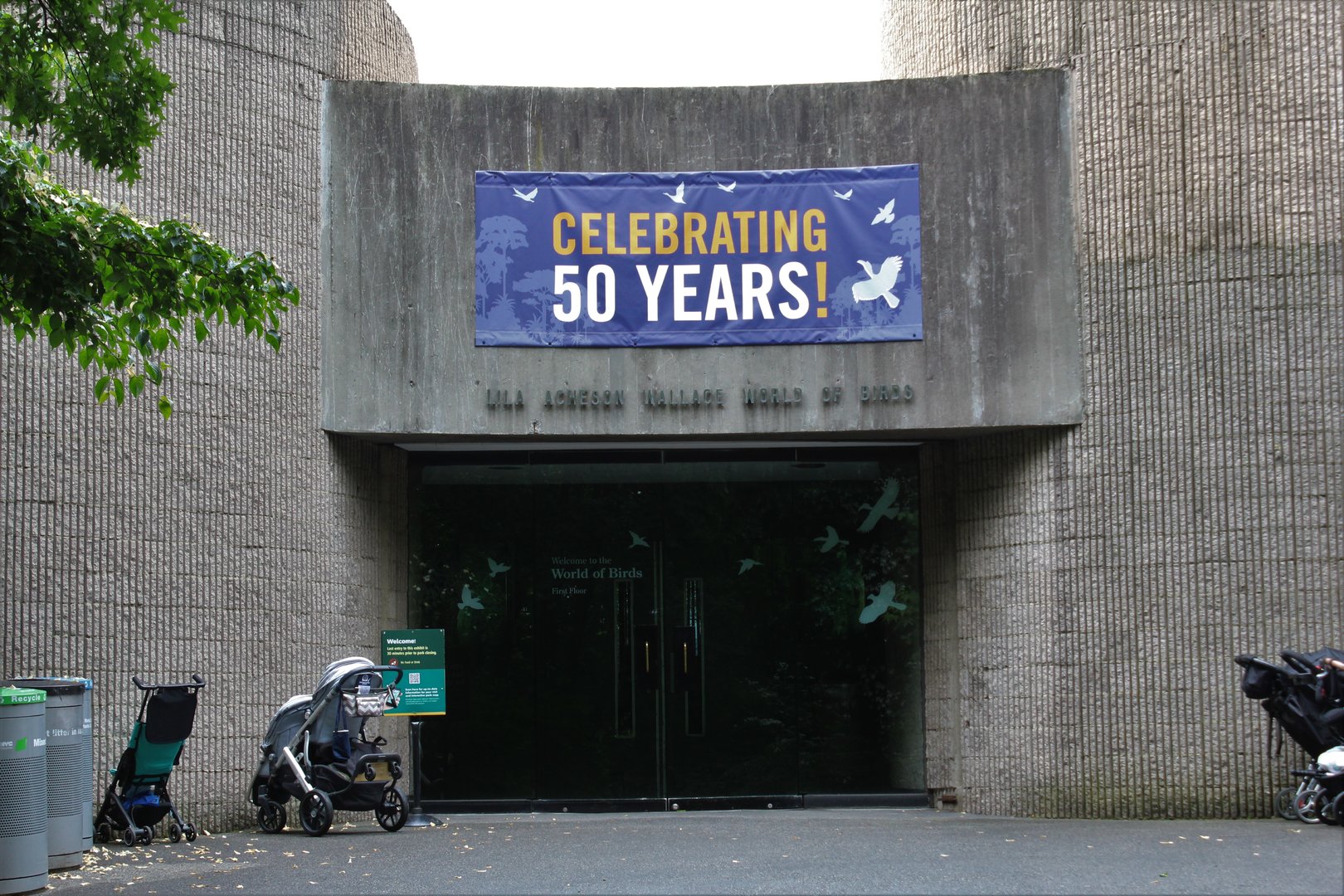 WOB 50th - World of Birds Main Entrance