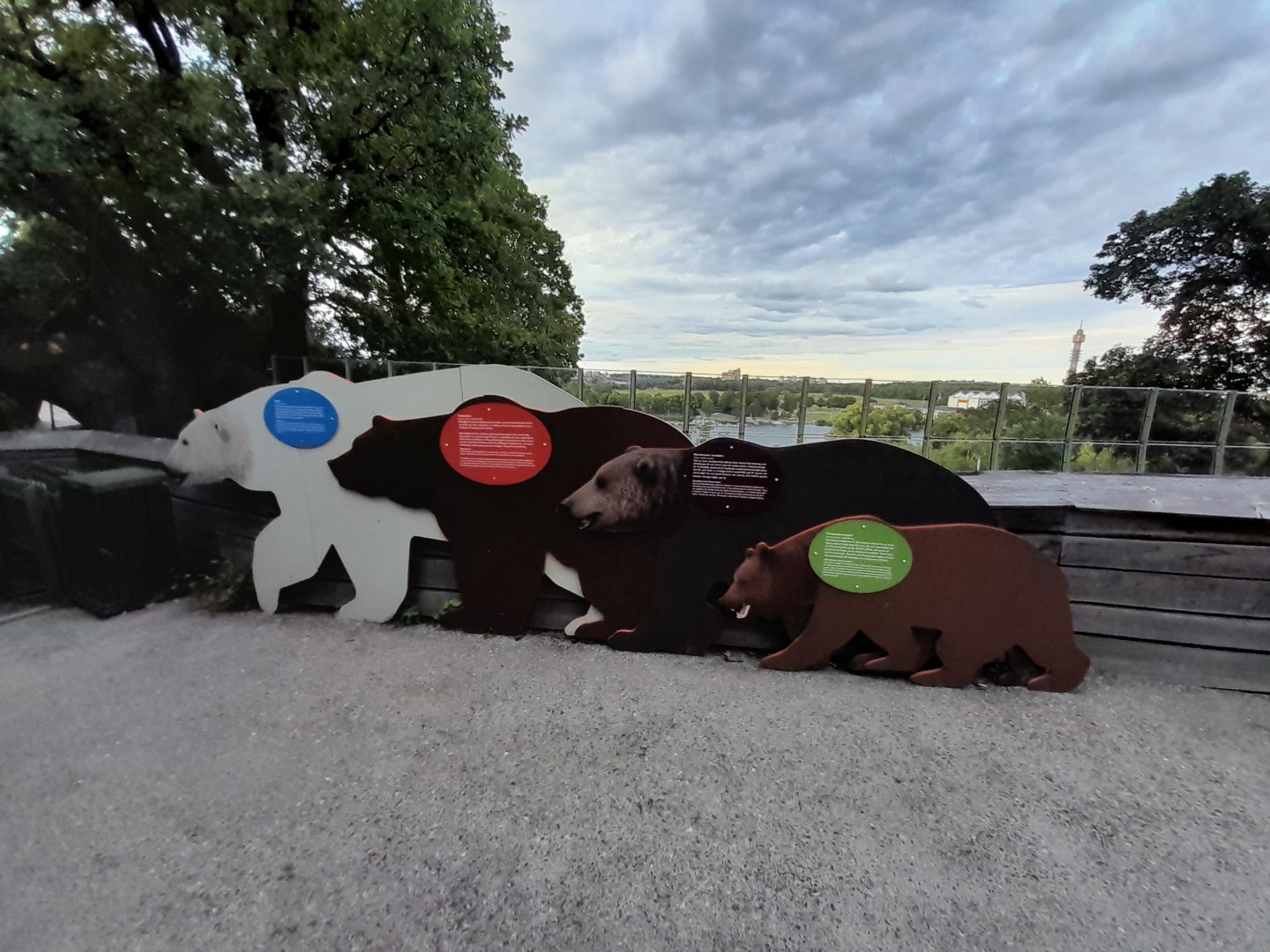 Wooden 2d life-sized models of bears