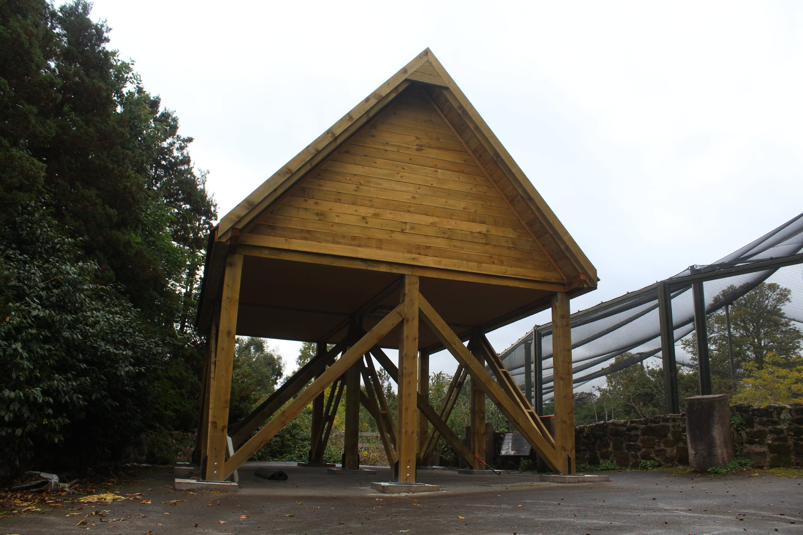 Wooden building near the lemurs 12/10/2022
