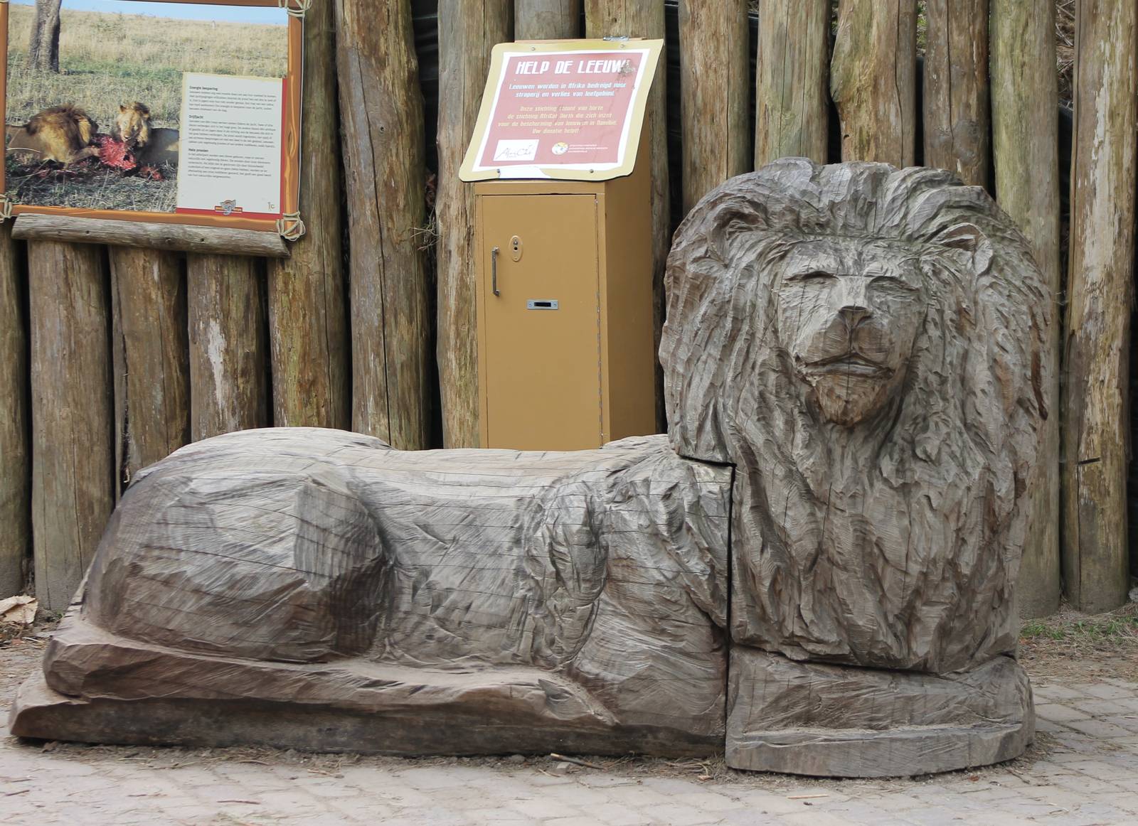 Wooden statue Lion