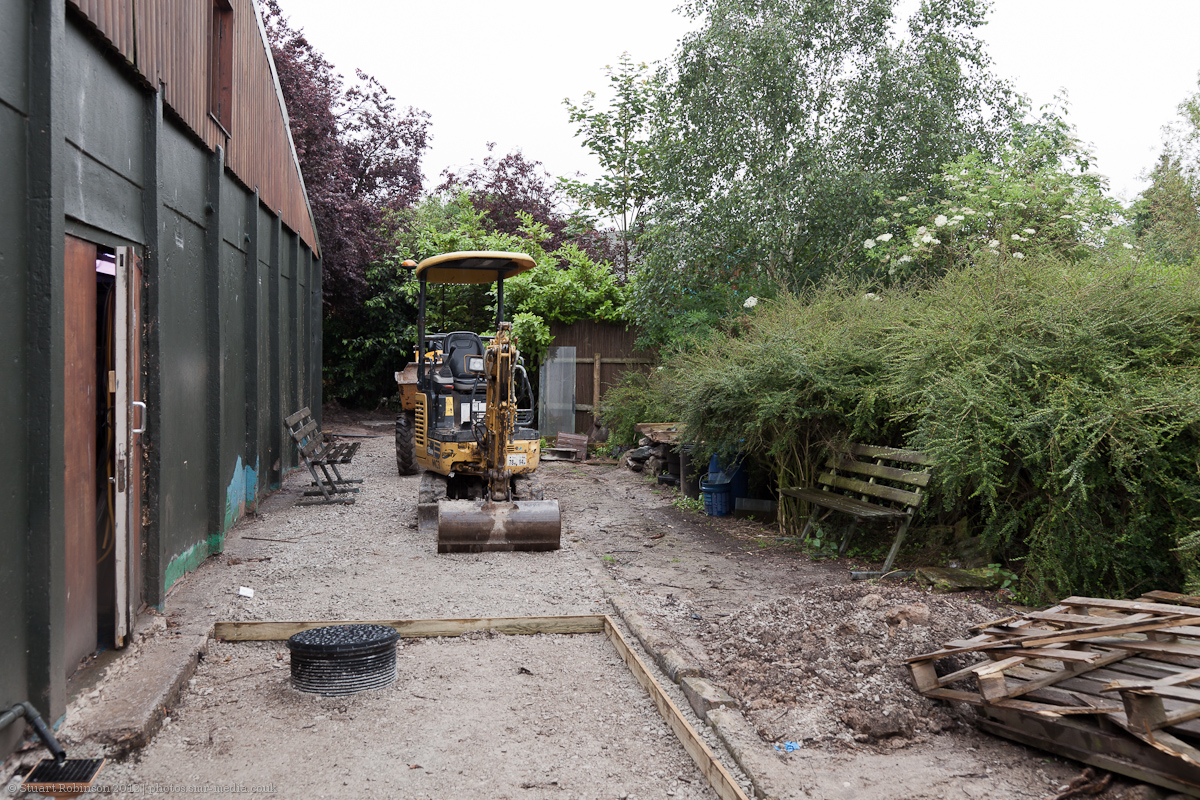 Work Behind the Aquarium - 26/06/2012