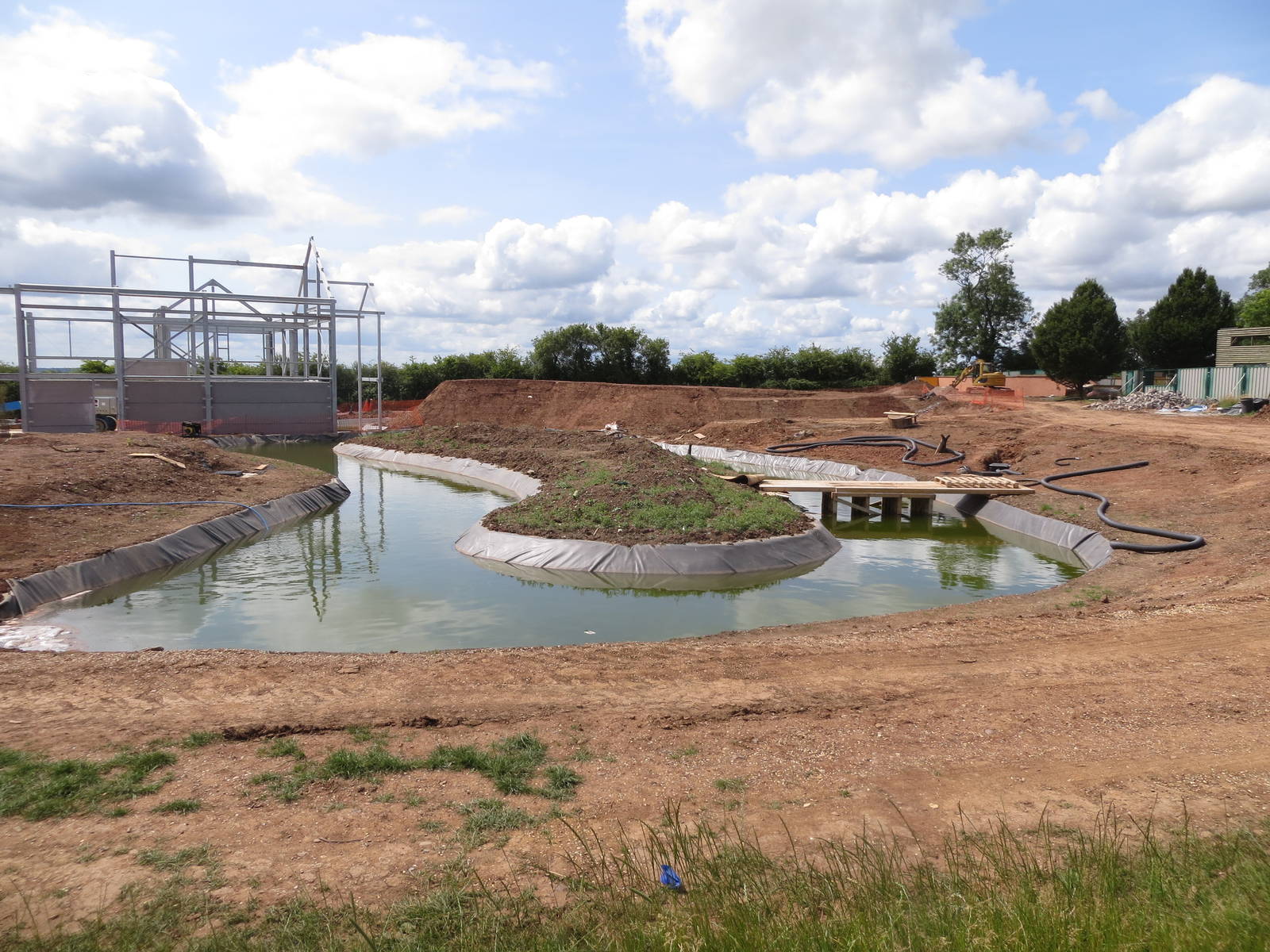 Work on new Gibbon Exhibit 110715