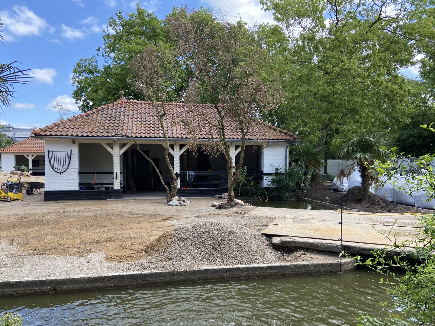 Work on new scimitar-horned oryx enclosure