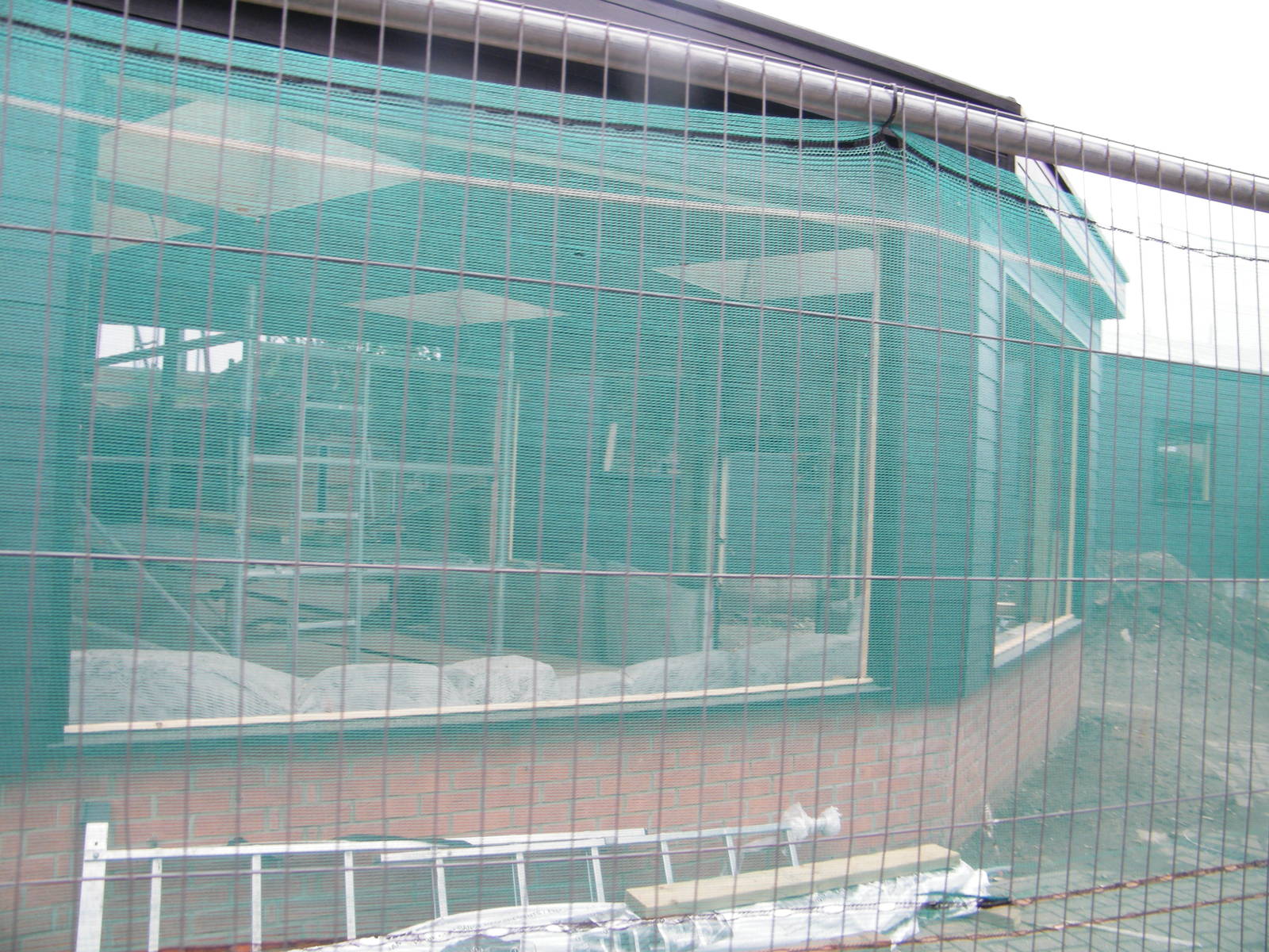 Work on the chimp house