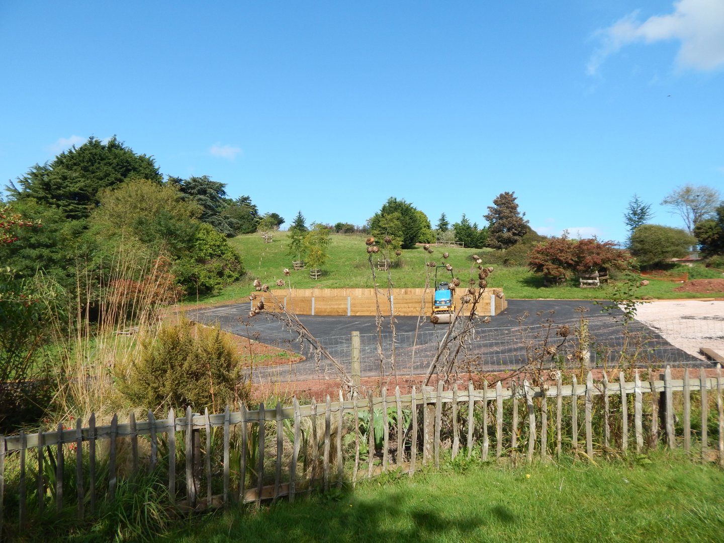 Work on the Hamadryas baboon enclosure exhibit 290923