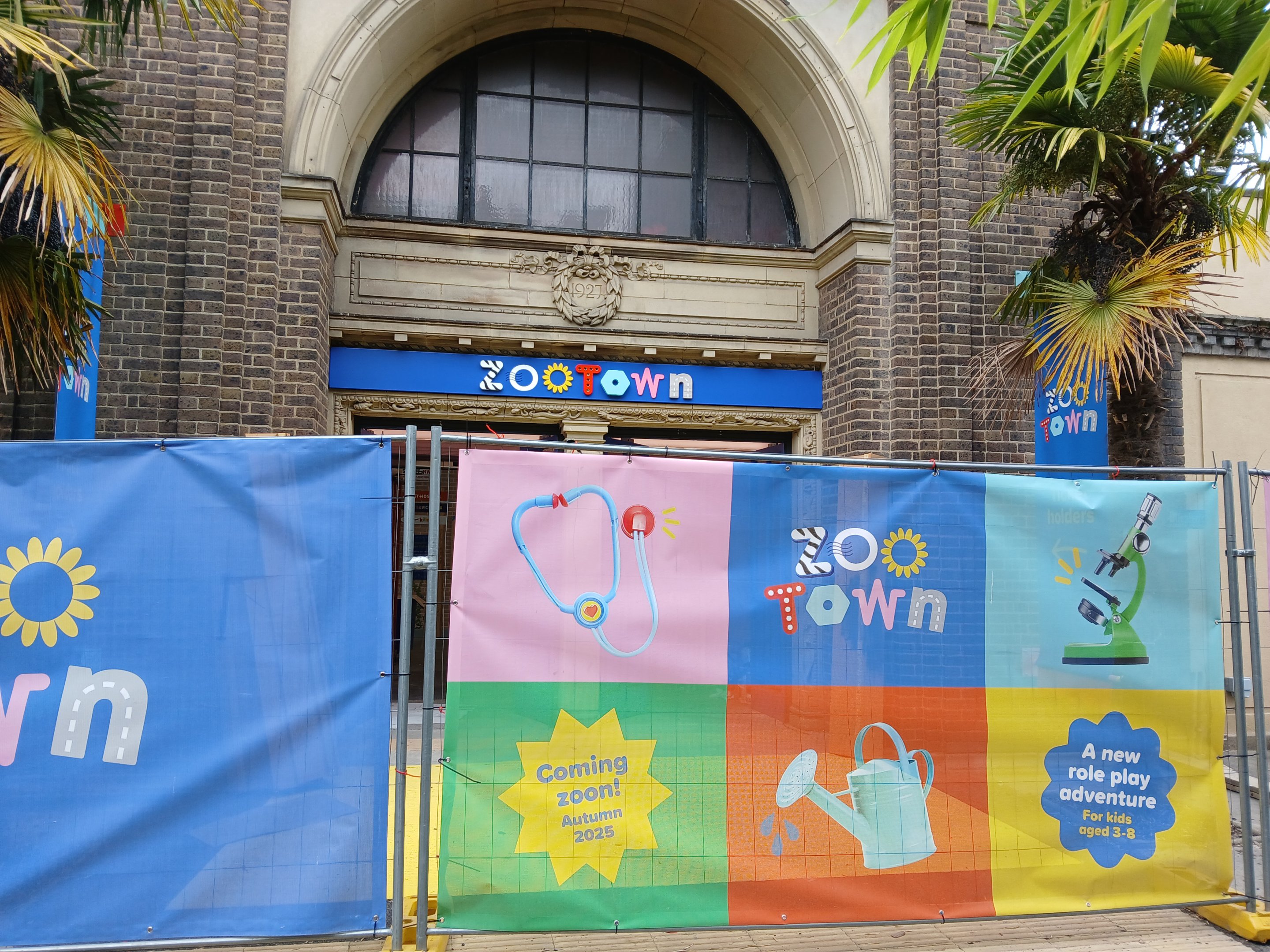 Work on ZooTown (old Reptile House)