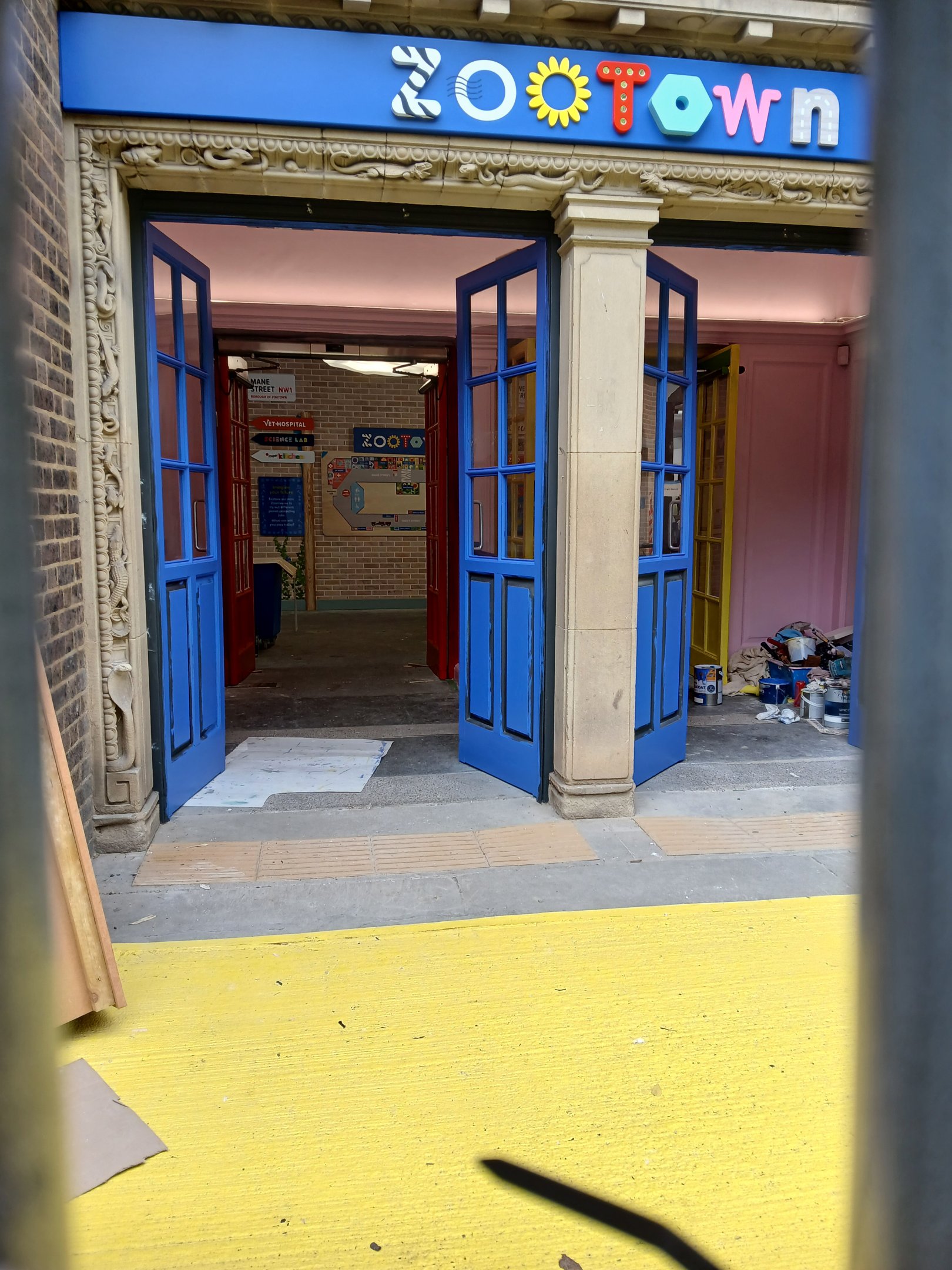 Work on ZooTown (old Reptile House)