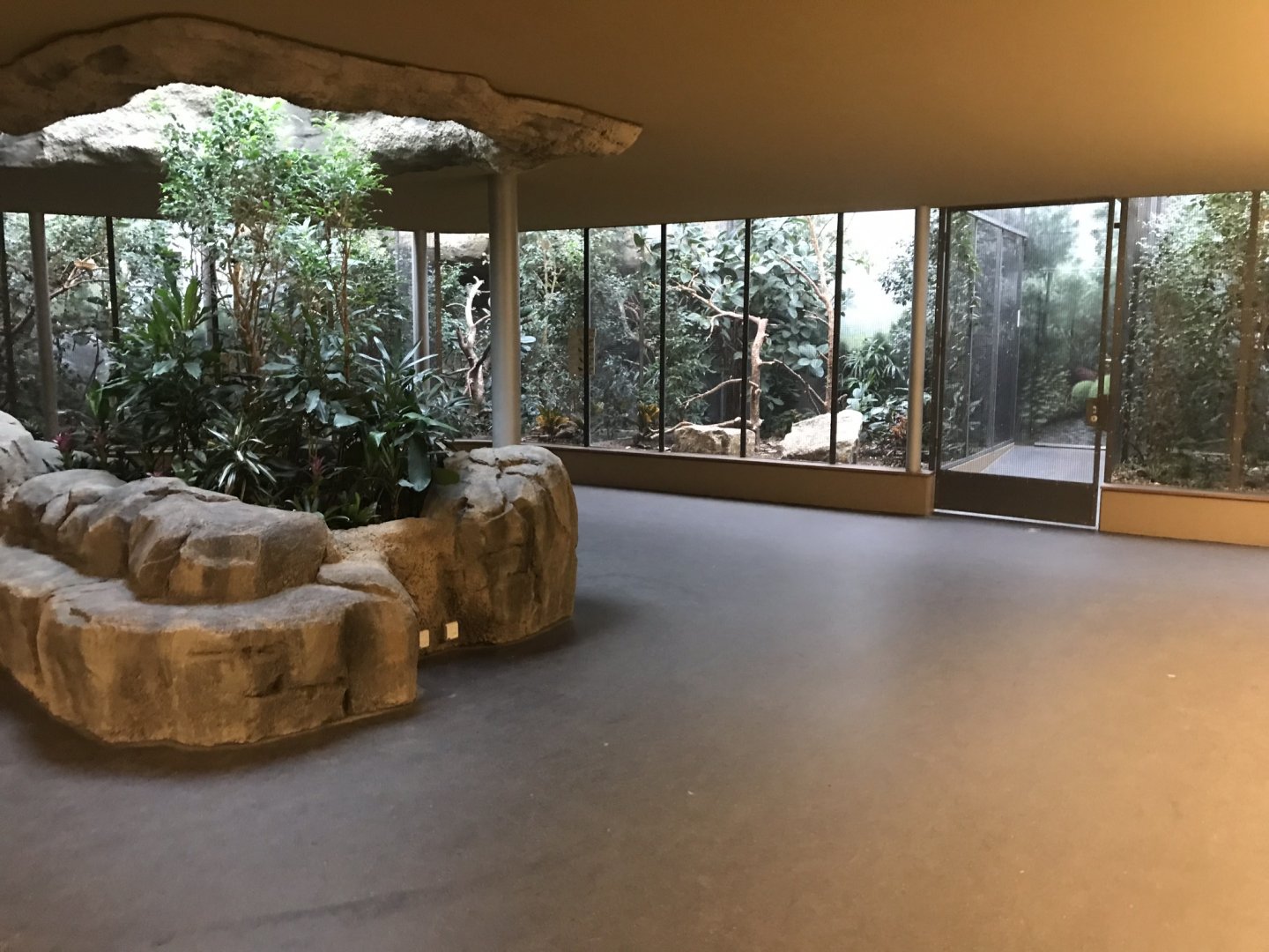 World of Birds aviaries 290118