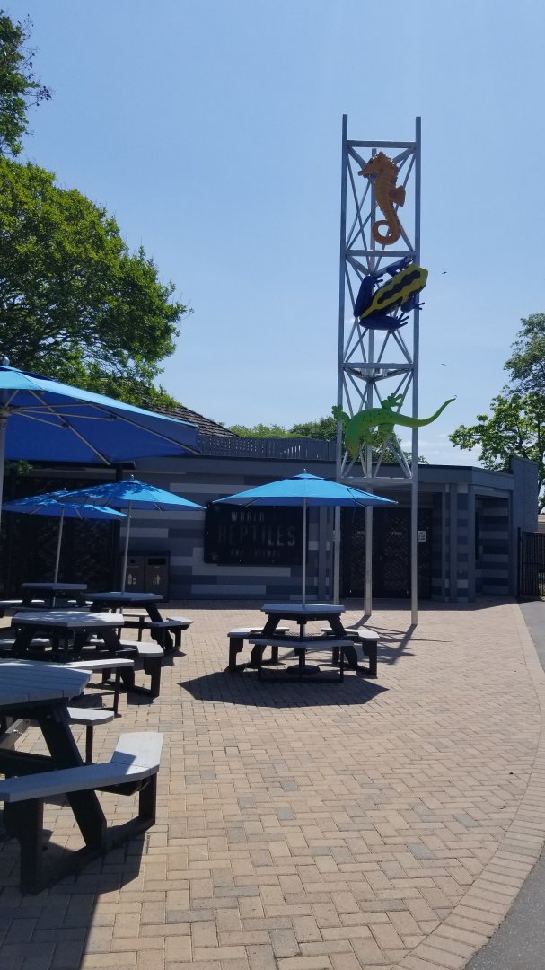 World of Reptiles entrance