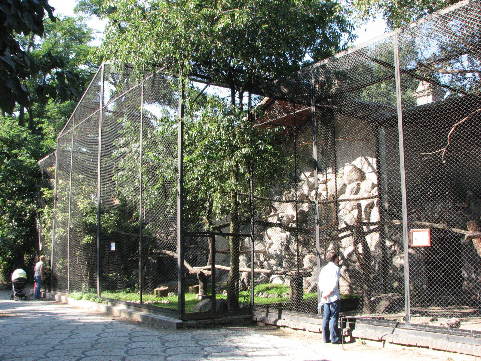 Wroclaw Zoo 2008 - Birds of Prey aviaries
