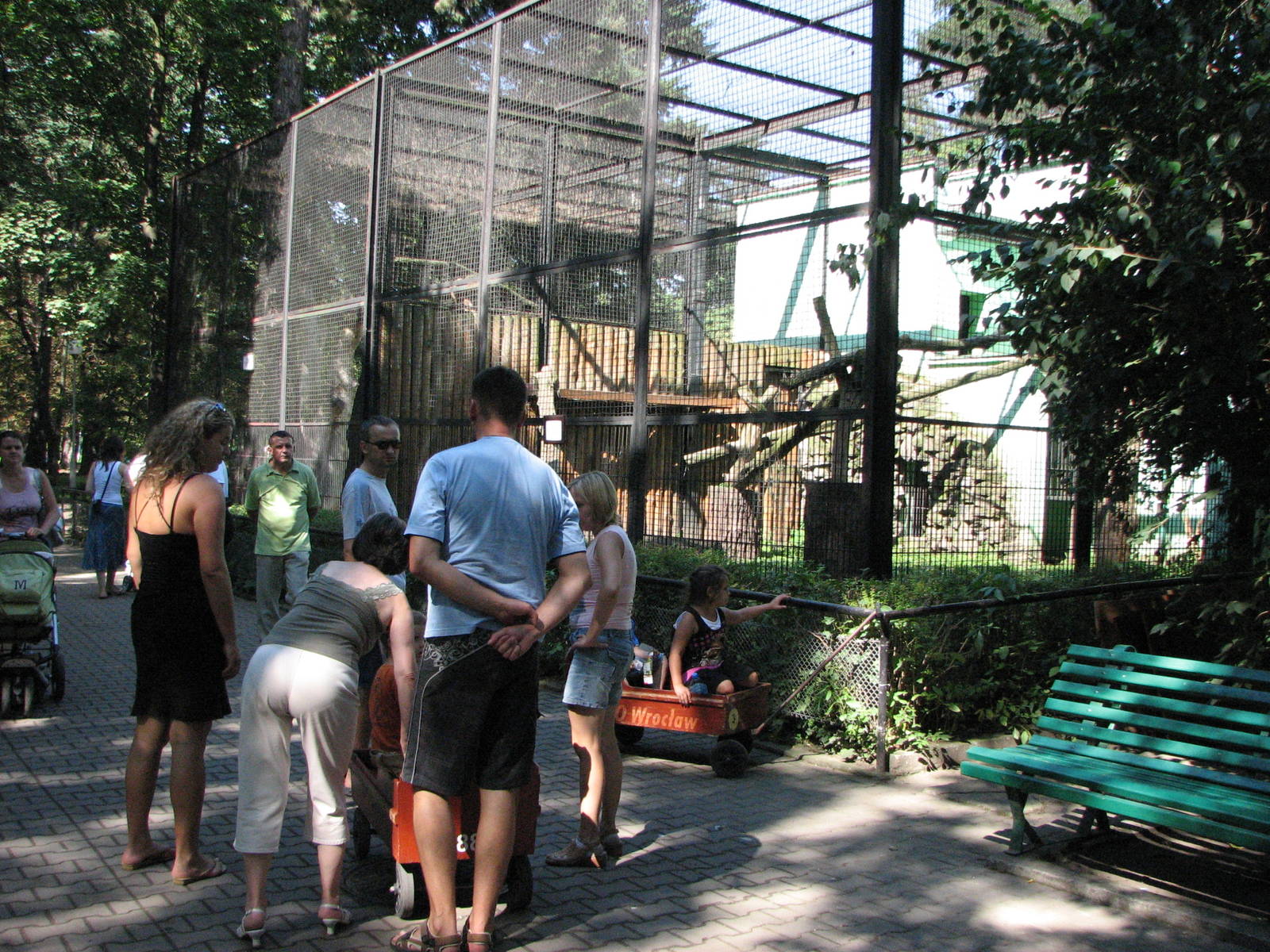 Wroclaw Zoo 2008 - Enclosure for Northern Lynx
