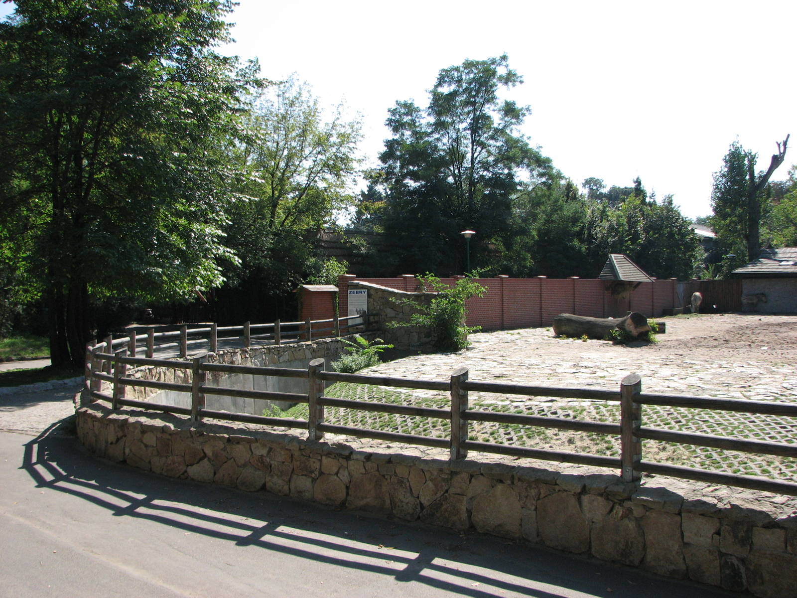 Wroclaw Zoo 2008 - End of the Zebra exhibit