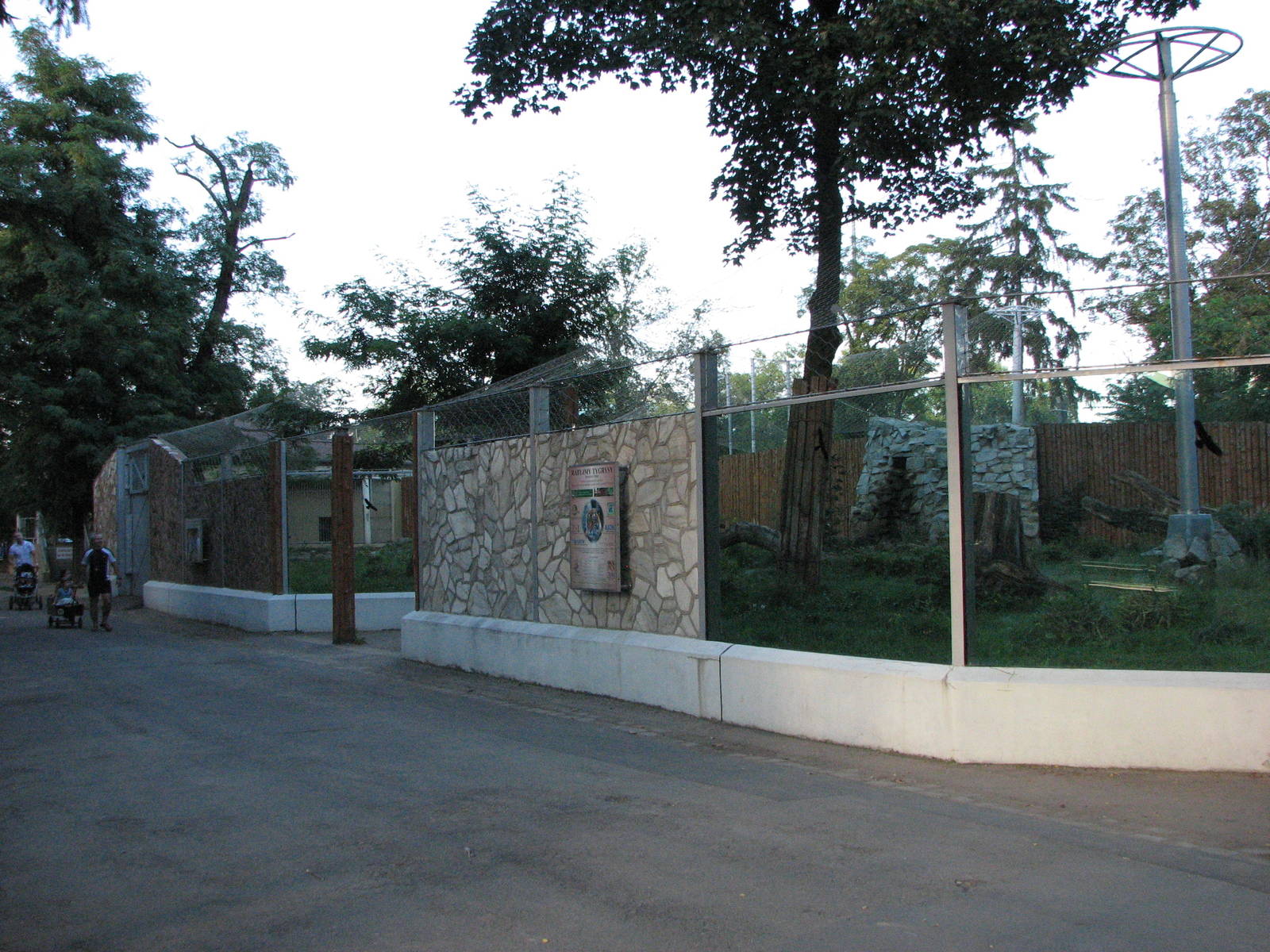 Wroclaw Zoo 2008 - New tiger exhibits