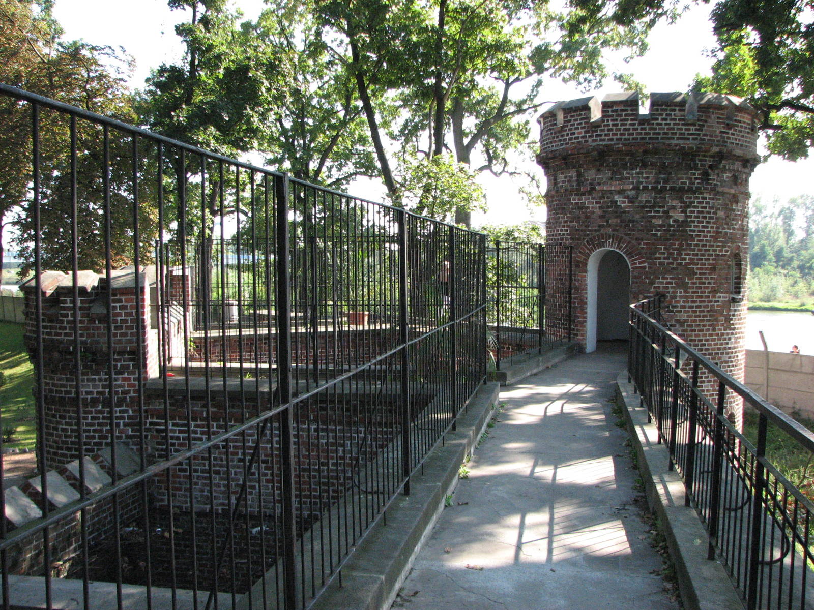 Wroclaw Zoo 2008 - Up on the Bear Castle