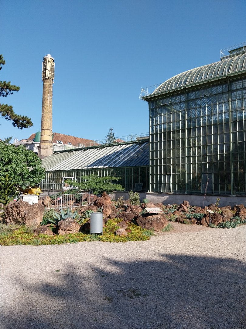 Wüstenhaus - Cold concervatory and heating system