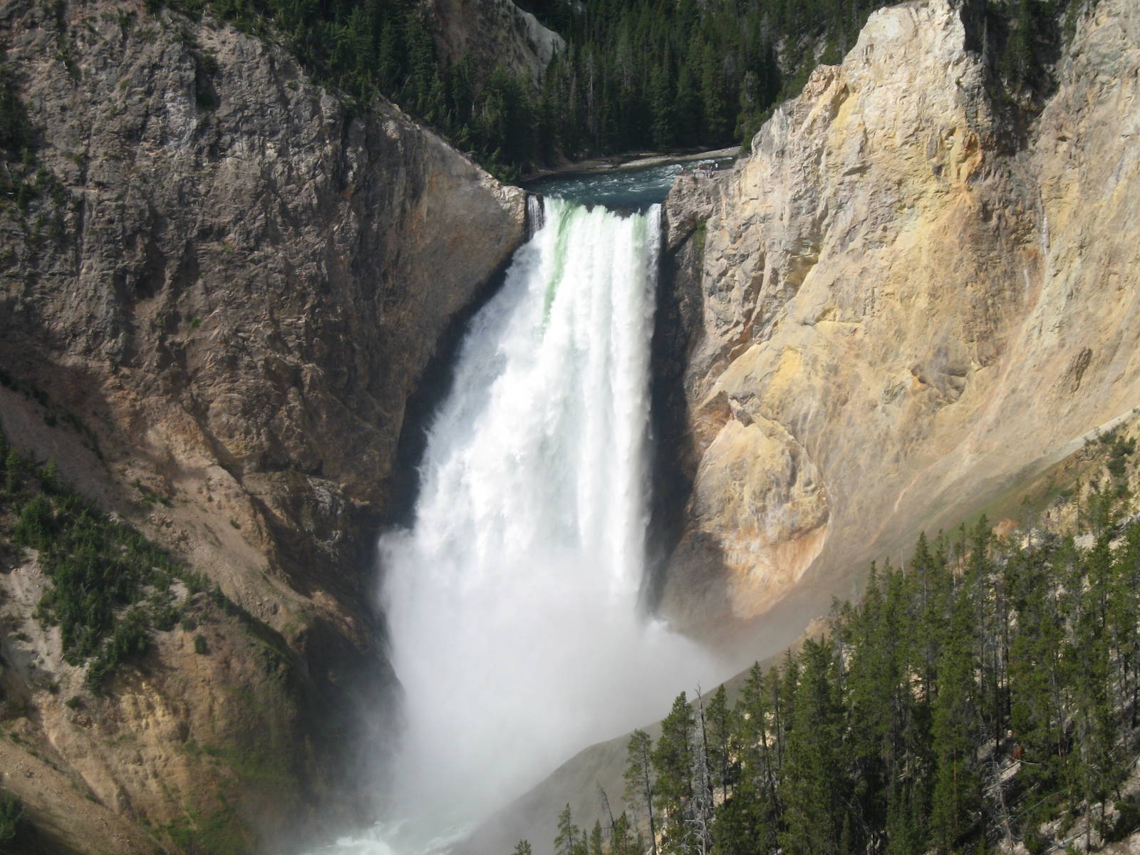 Yellowstone National Park-Waterfall