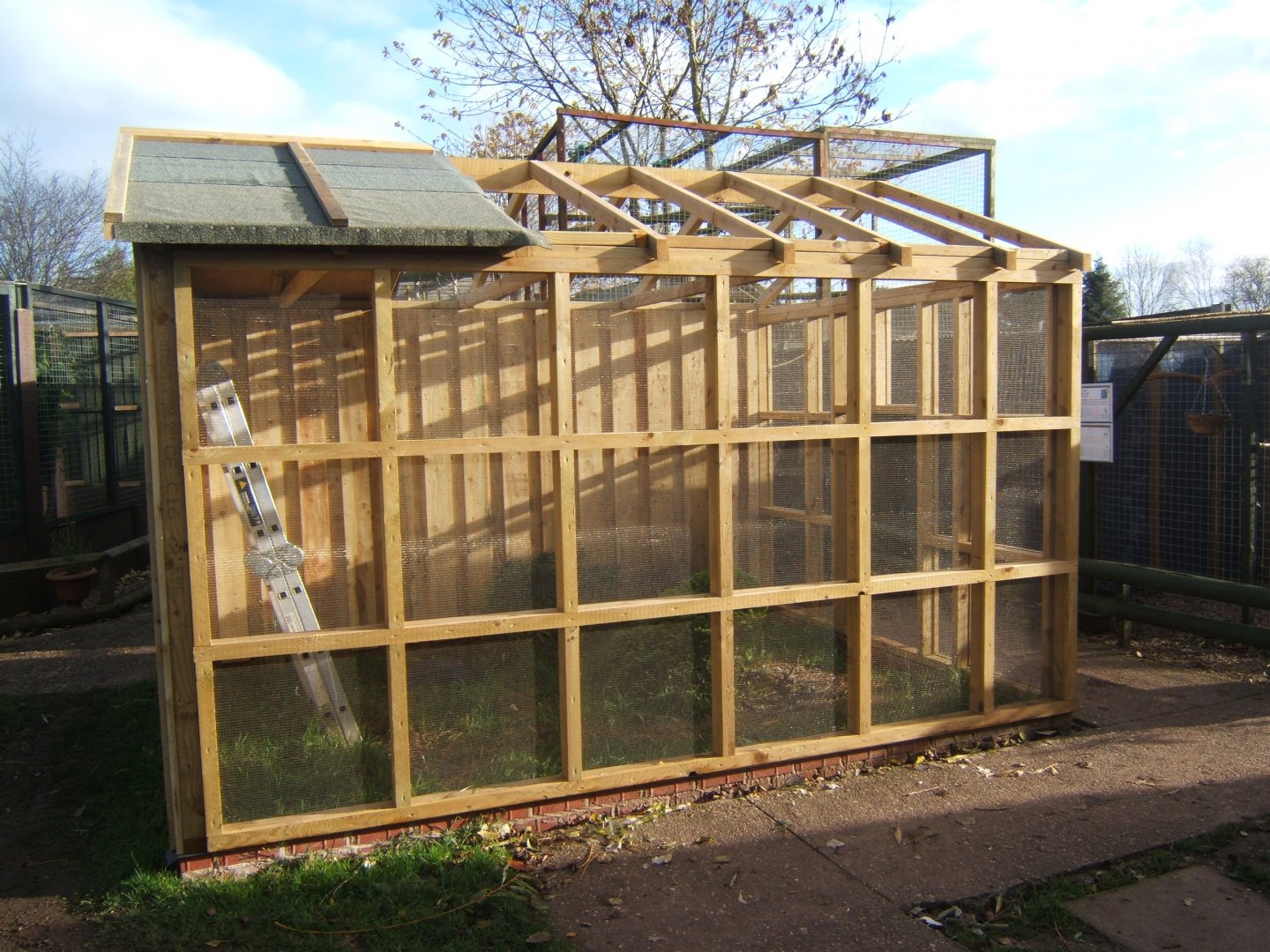 Yet another new aviary going up