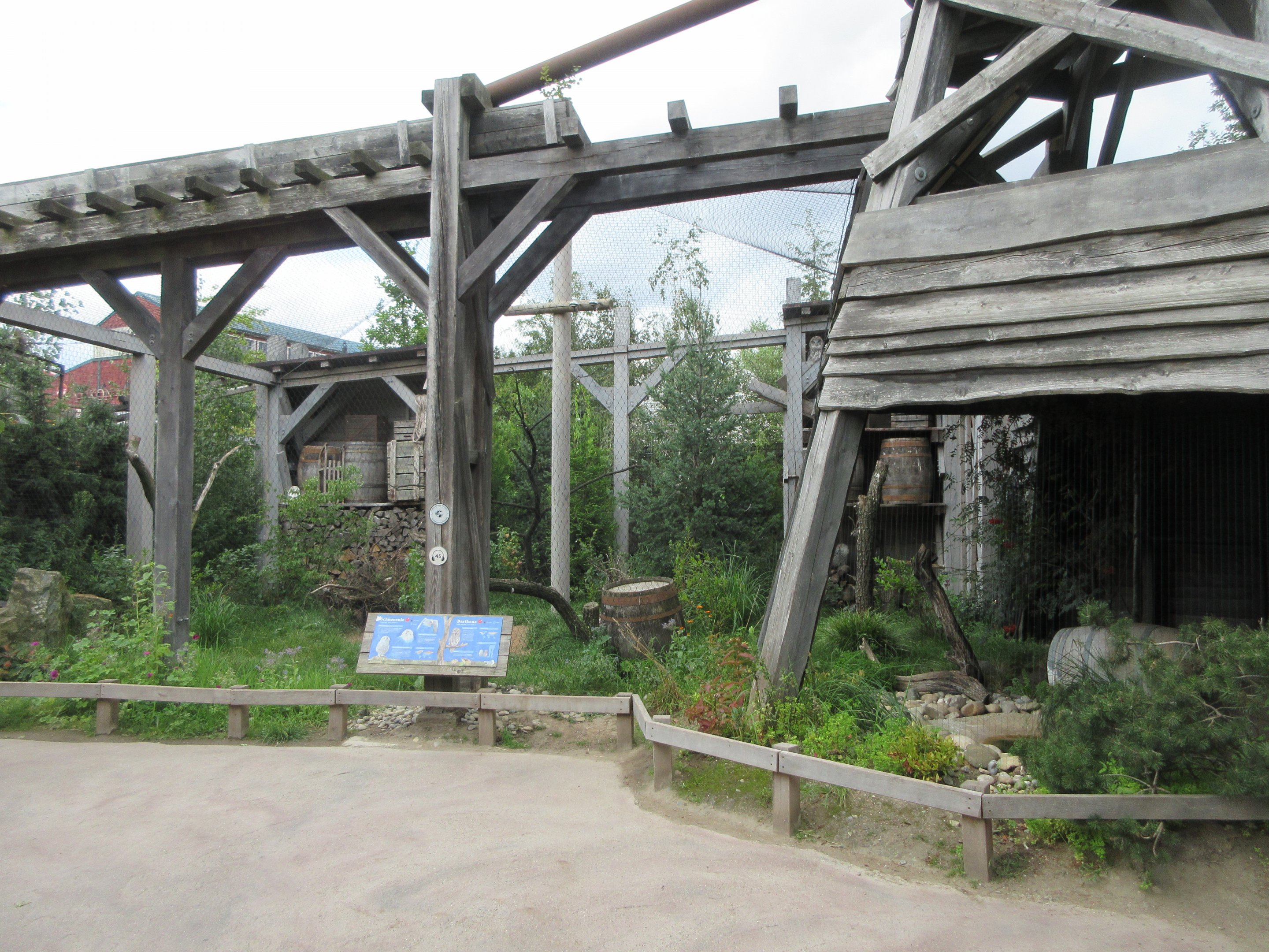 Yukon Bay - Great Grey Owl/Snowy Owl Exhibit