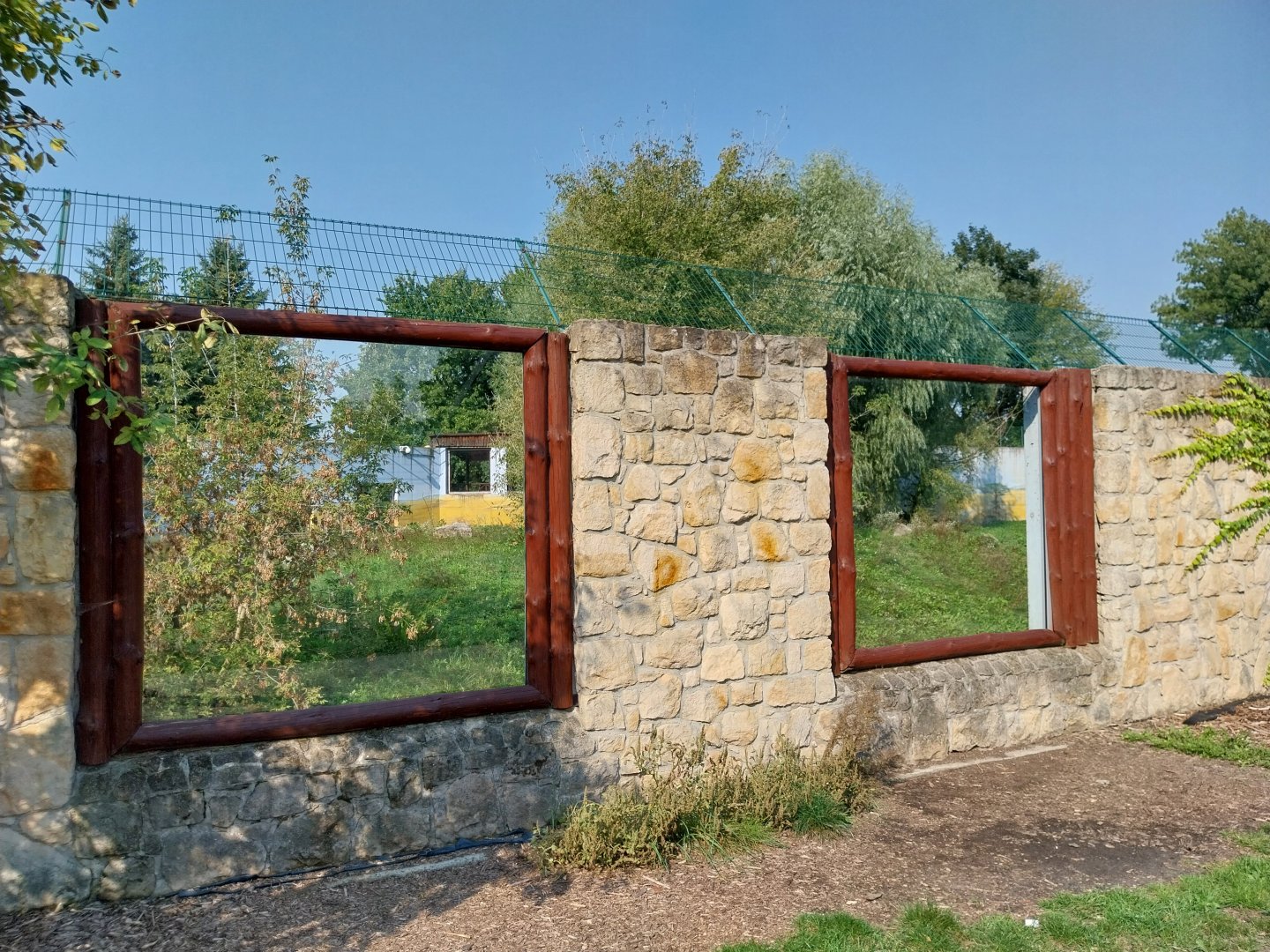 Zamocs Zoo - Cat House - Lion enclosure