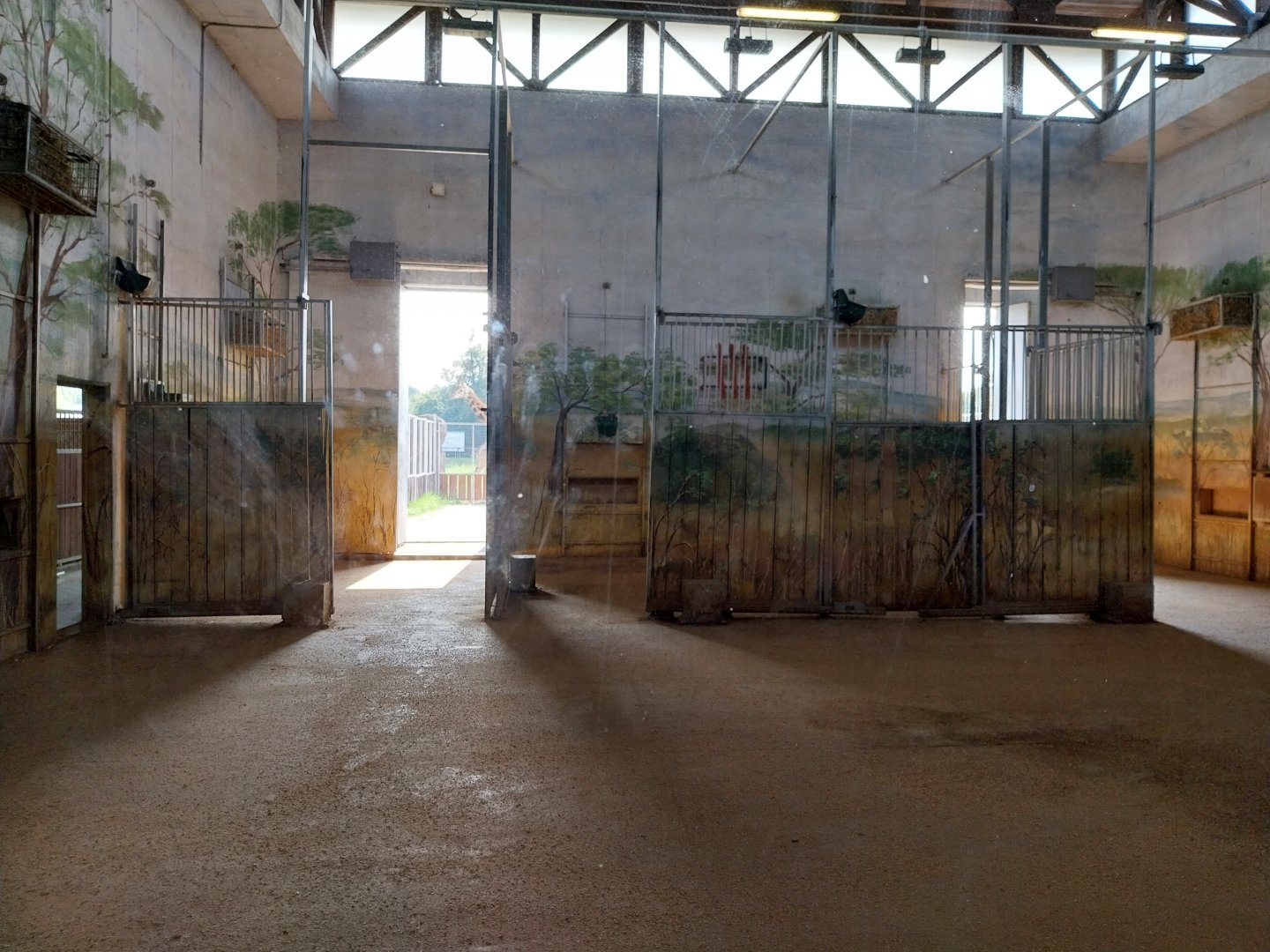 Zamocs Zoo - Giraffe building