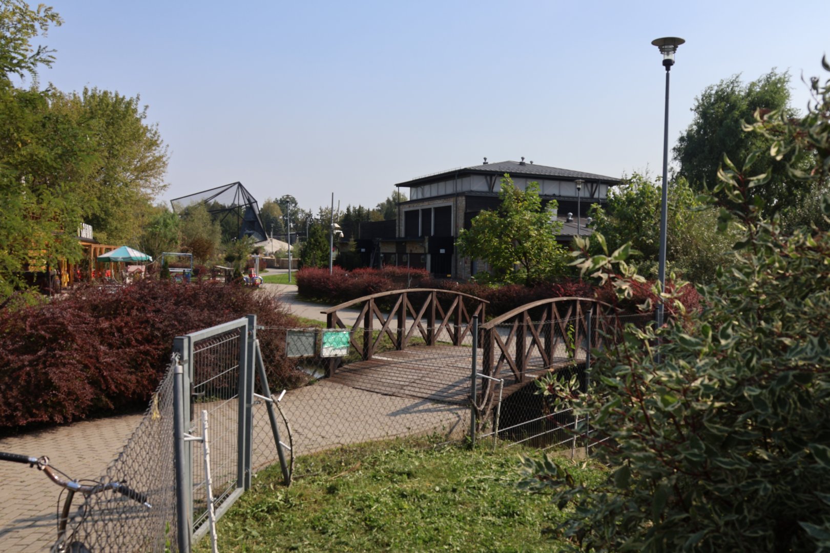 Zamocs Zoo - Giraffe building