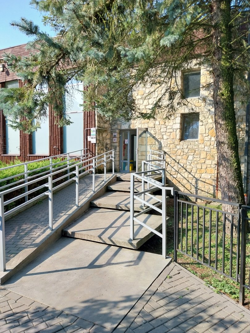 Zamocs Zoo - Monkey House