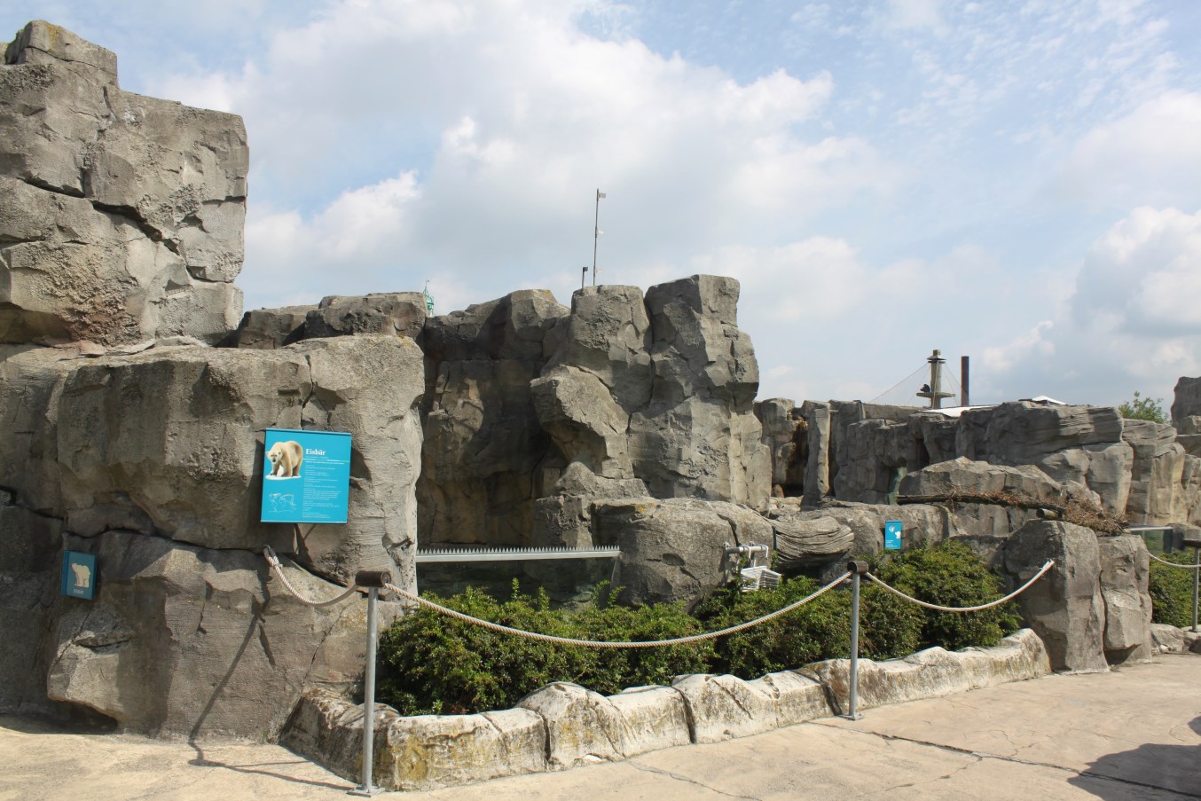 Zoo am Meer - Polar bear exhibit
