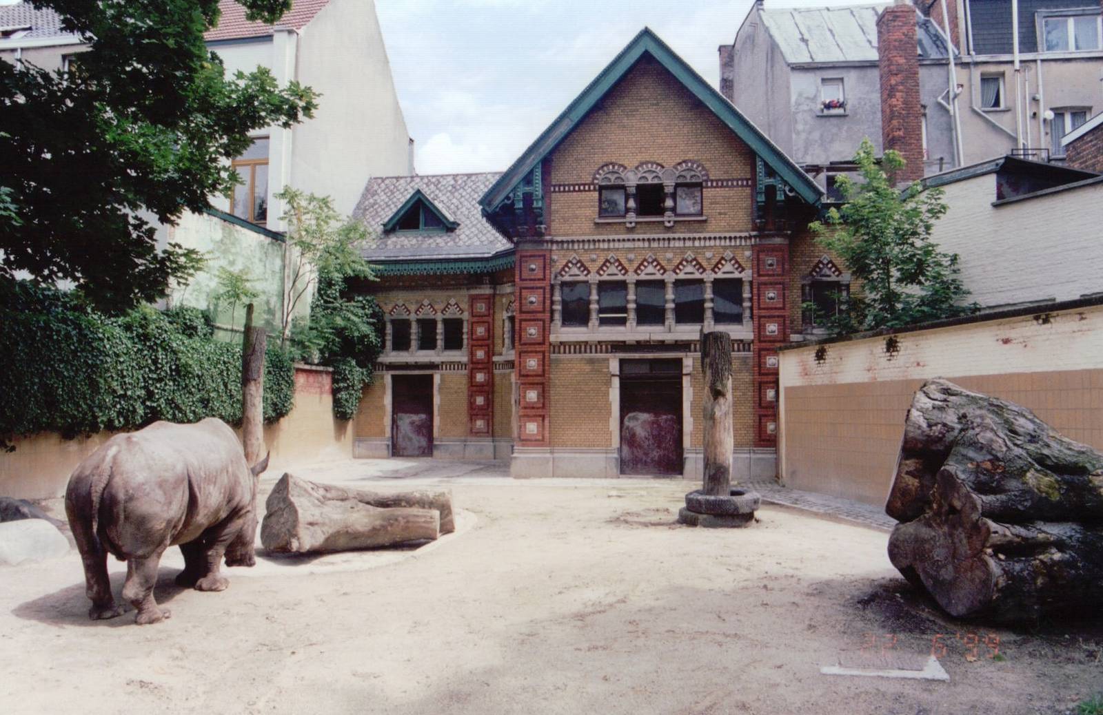 Zoo Antwerpen 1999 - White Rhinoceros exhibit