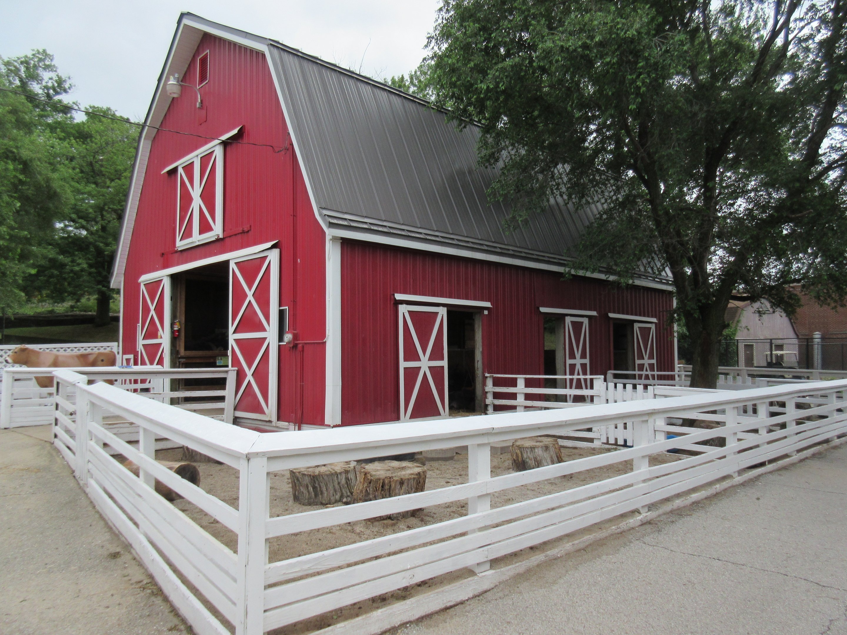 Zoo Barn